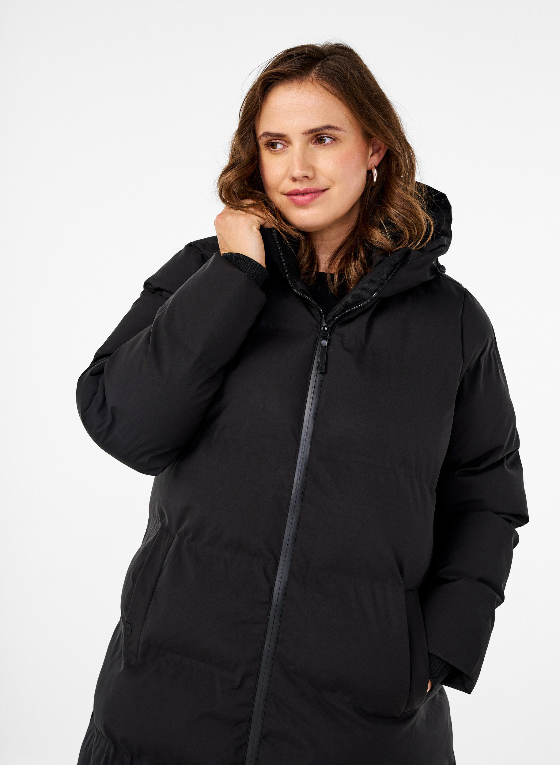 Zizzi Lange puffer winterjas met capuchon, Zwart, Model image number 2