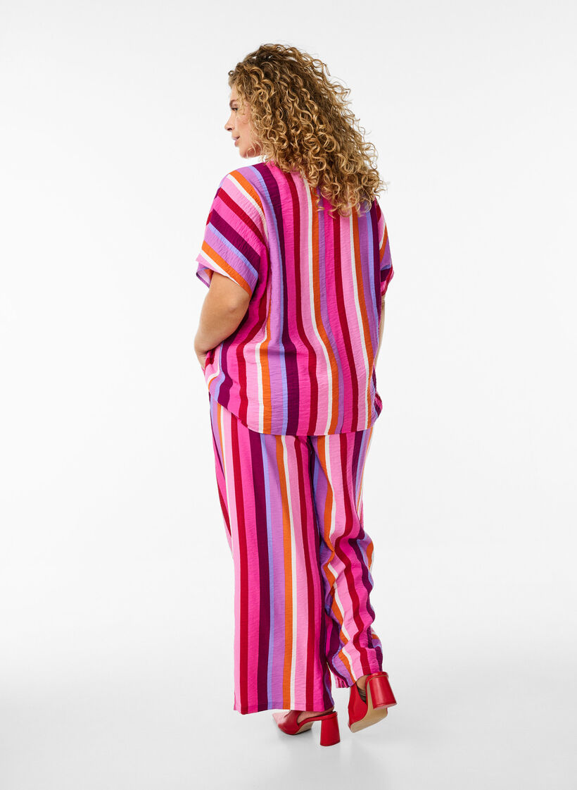 Losse viscose broek met strepen, Roze, Model image number 1