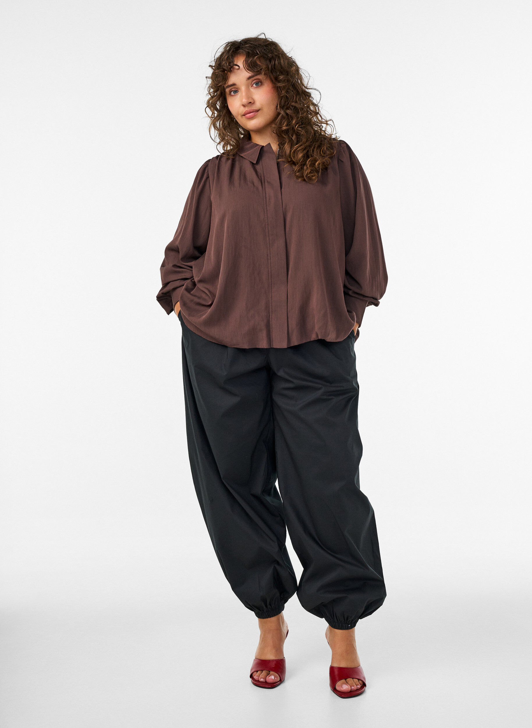 ZizziShirt met ballonvorm en onzichtbare ritssluiting, Bruin, Model image number 1