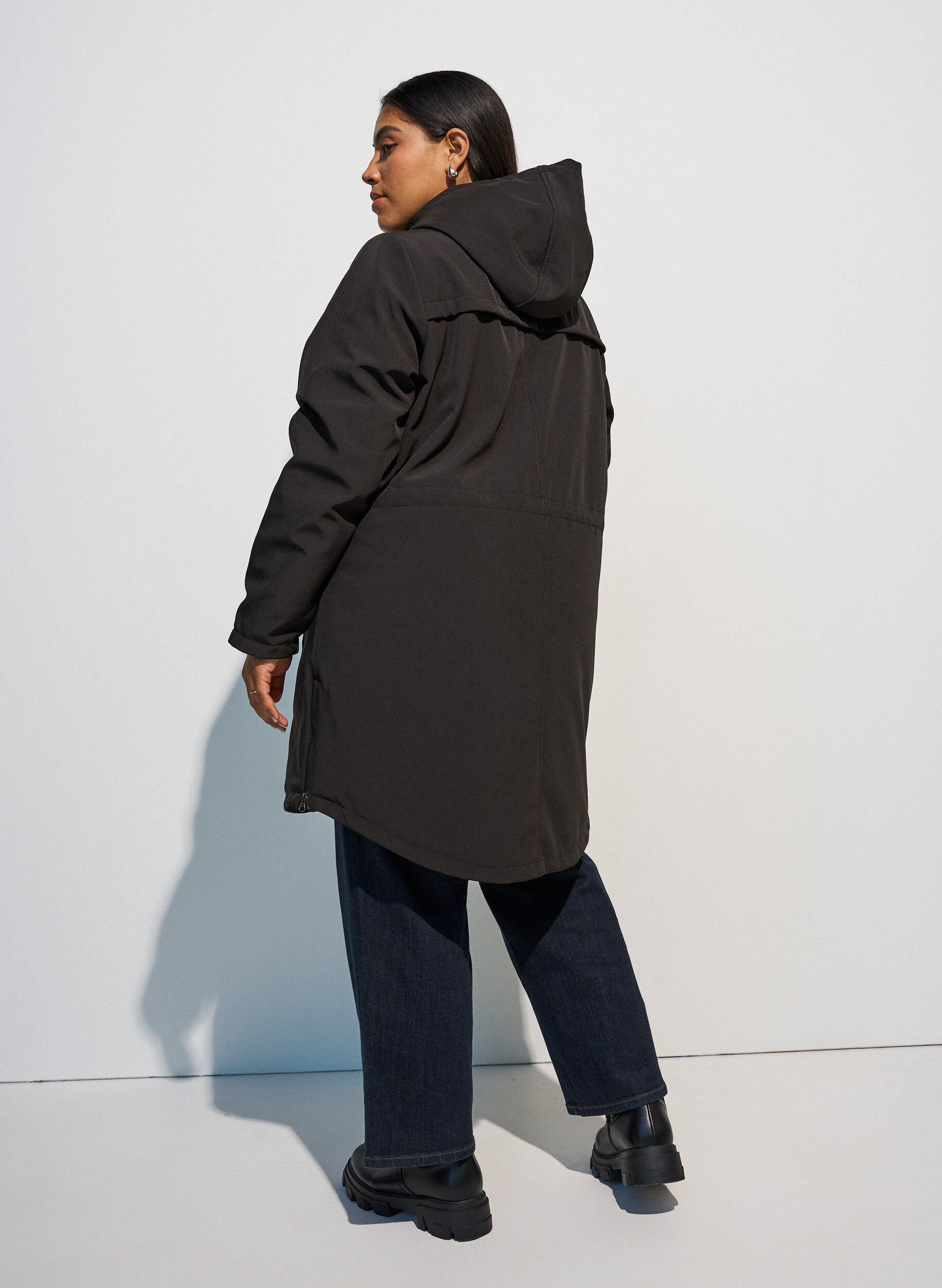 ZizziWaterafstotende softshell-jas met gewatteerde voering, Zwart, Model image number 2