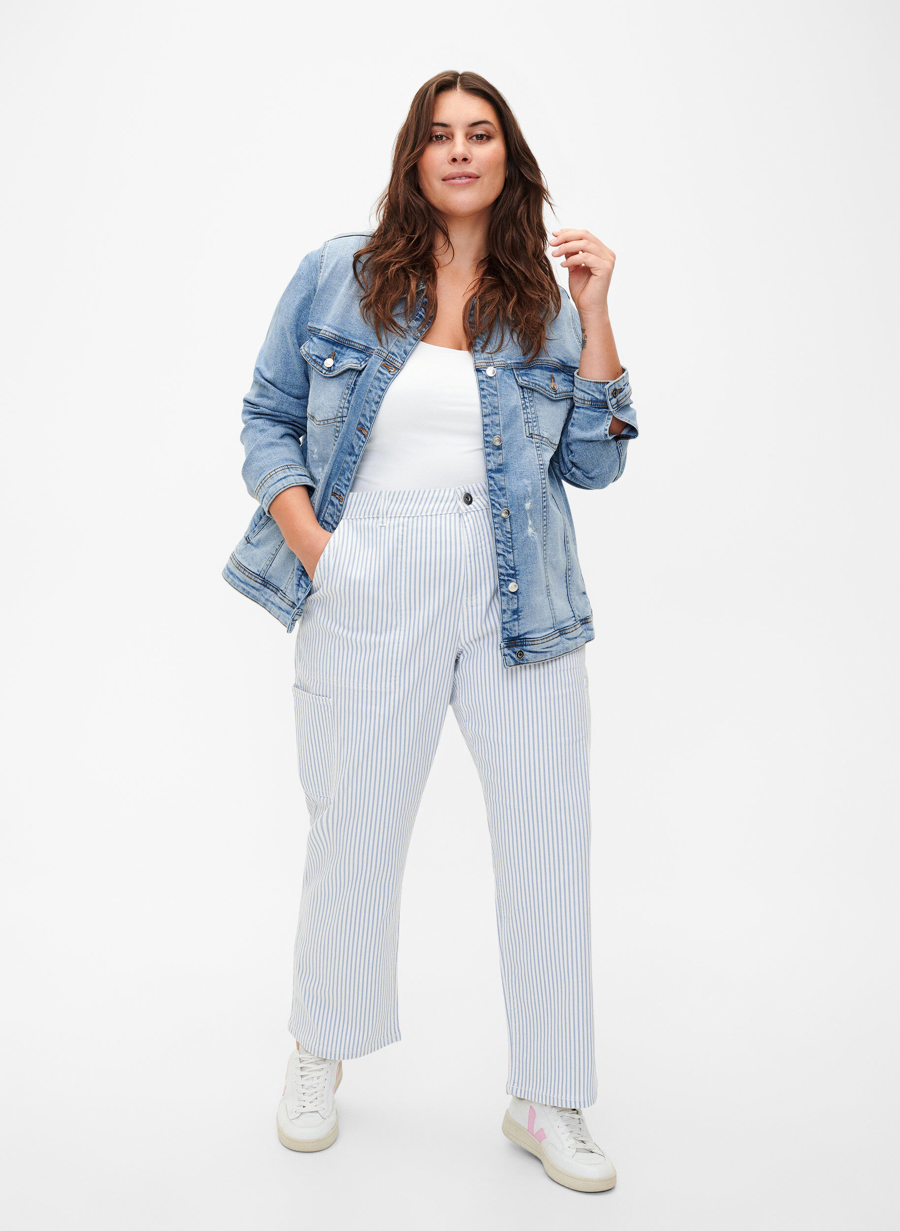 Zizzi Kort katoenen spijkerjasje, Light blue denim, Model image number 2