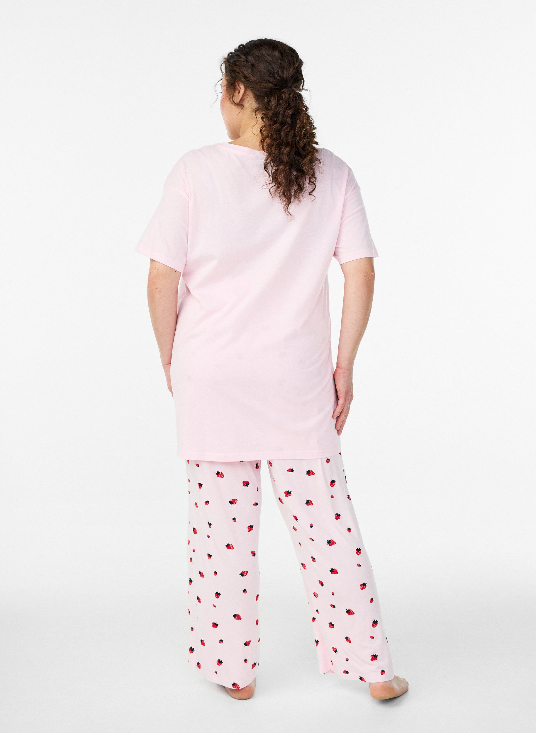 Zizzi Pyjamabroek in zachte jersey met hoge taille en fruitprint, Roze, Model image number 1