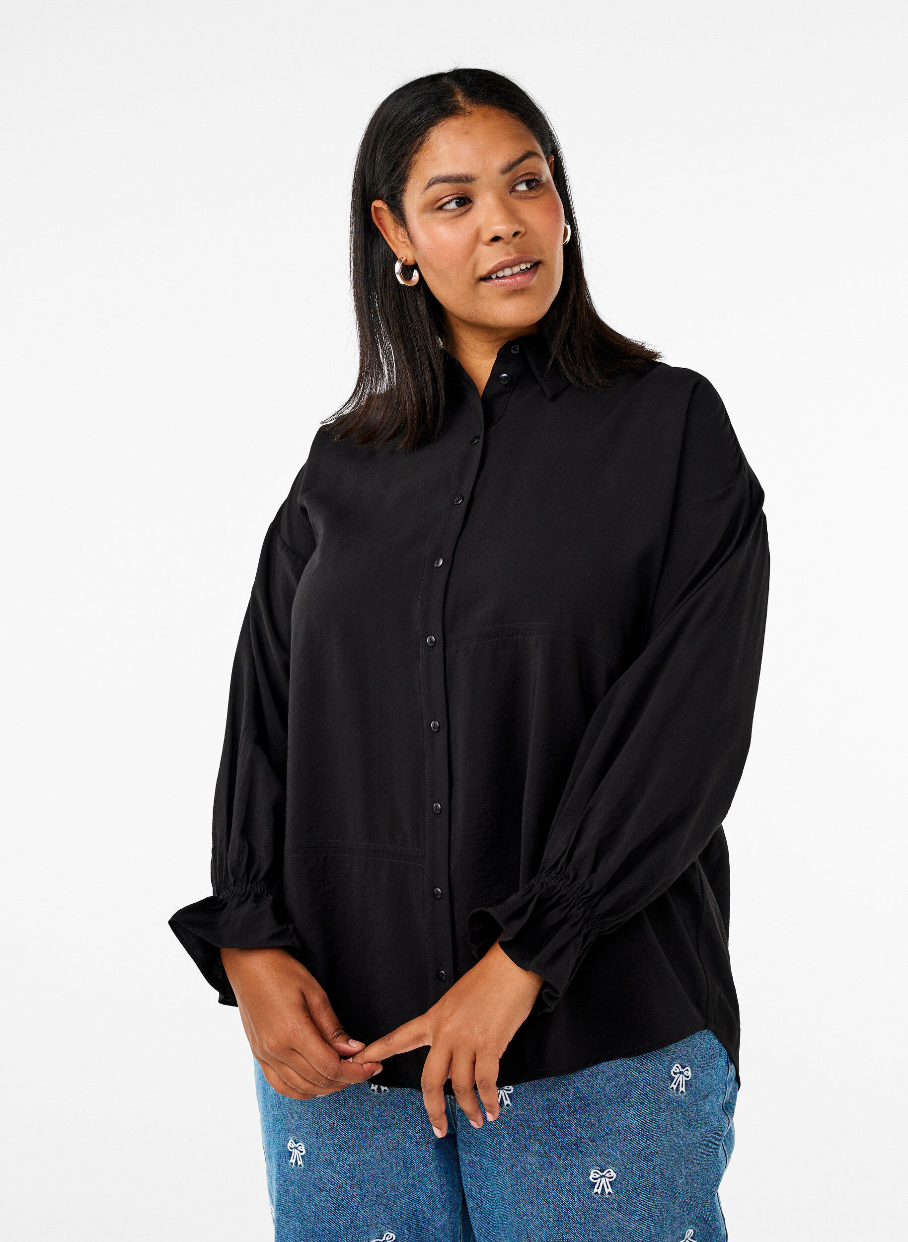 Zizzi Shirt met lange mouwen en ruchesdetails, Zwart, Model image number 0