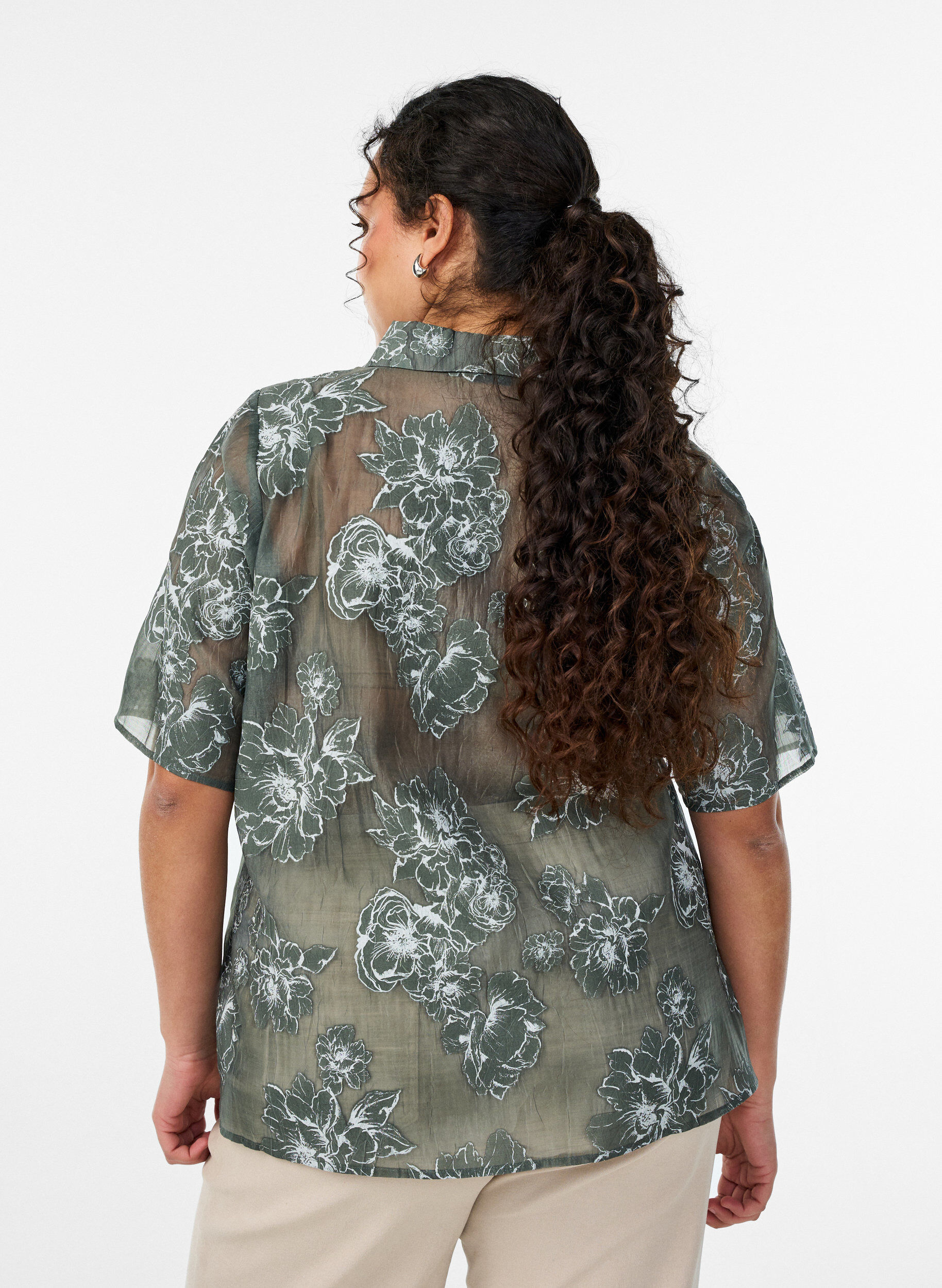 Zizzi Transparante blouse met bloemenprint, Groen, Model image number 2