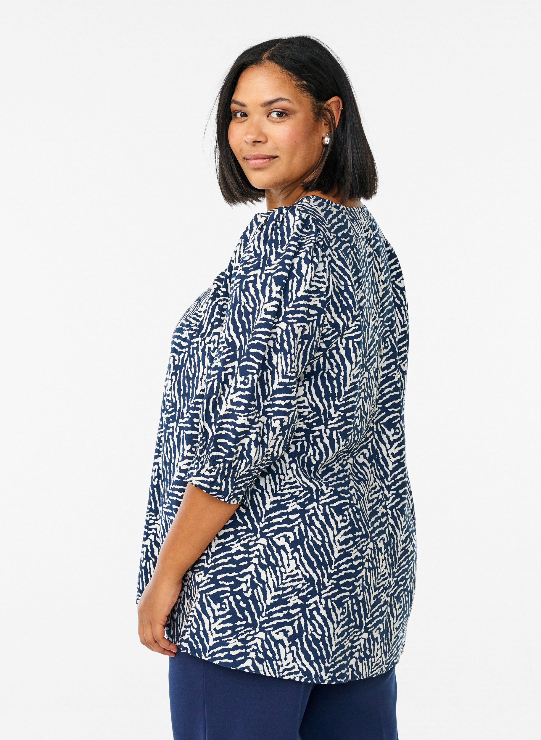 Zizzi Tuniek met 3/4 mouwen en een V-hals, Blauw, Model image number 2