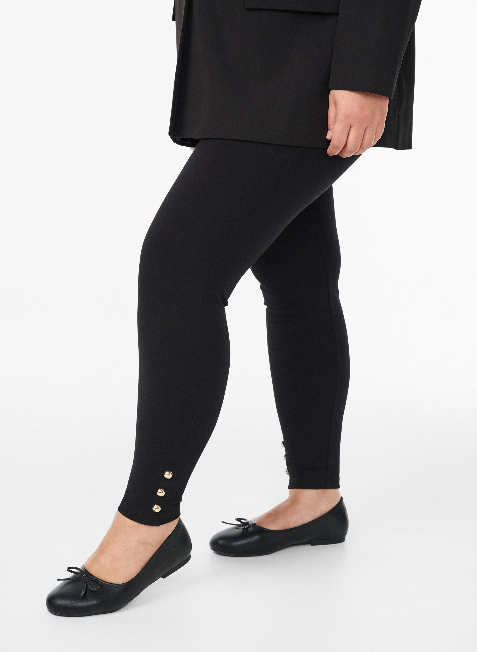 Leggings met knopen aan de onderkant, Zwart, Model