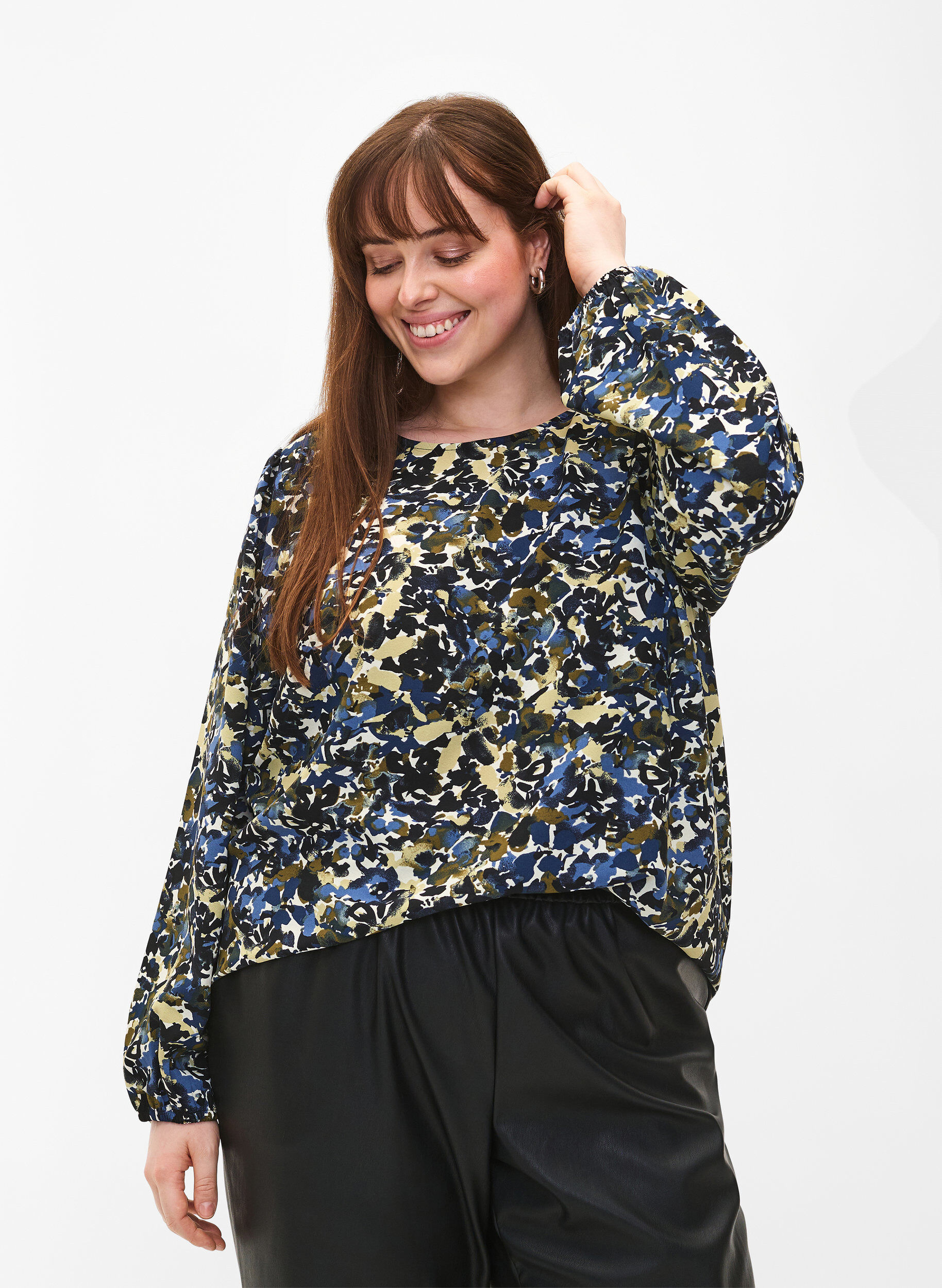 Zizzi Blouse met pofmouwen, Blue Green AOP, Model image number 0