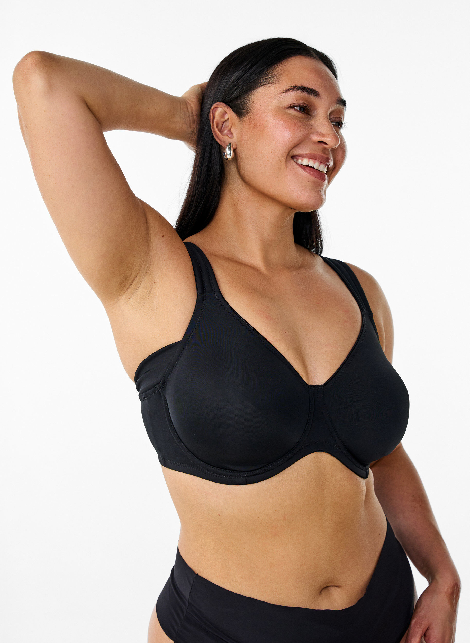 Comfort beha met beugel en voorgevormde cups, Zwart, Model
