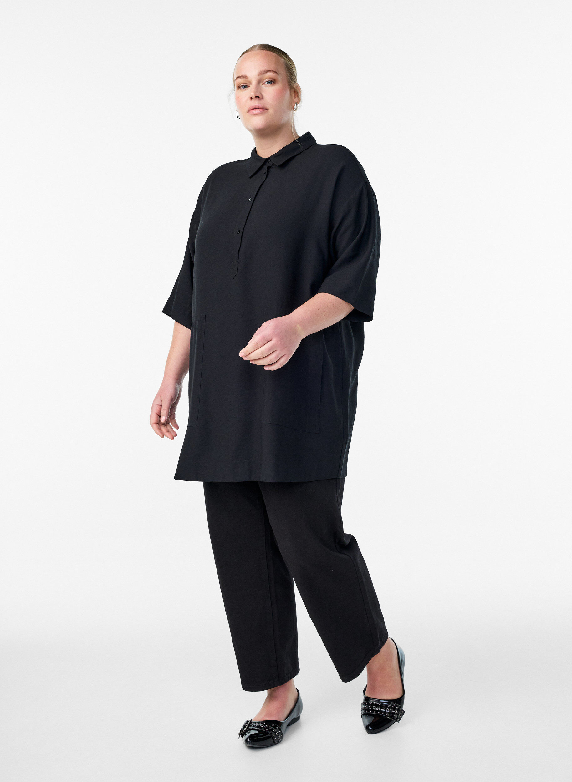 Zizzi Tunic in viscose met zakken en kraag, Zwart, Model image number 1
