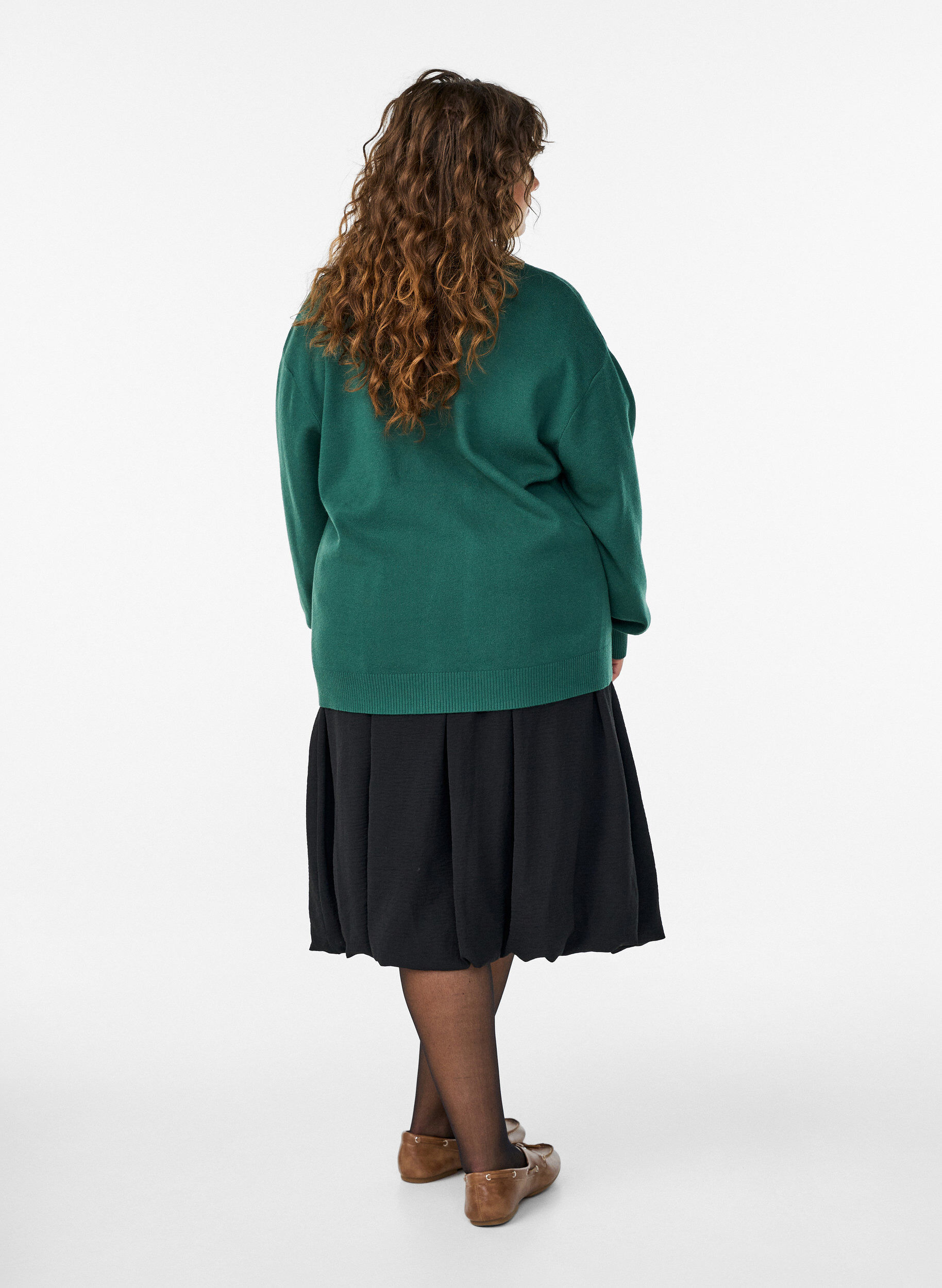 Zizzi Halflange ballonrok met elastische tailleband, Zwart, Model image number 1