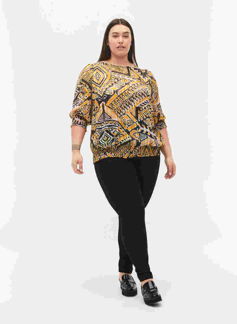 Bedrukte blouse met smok en 3/4 mouwen, Yellow Aztec AOP, Model image number 2