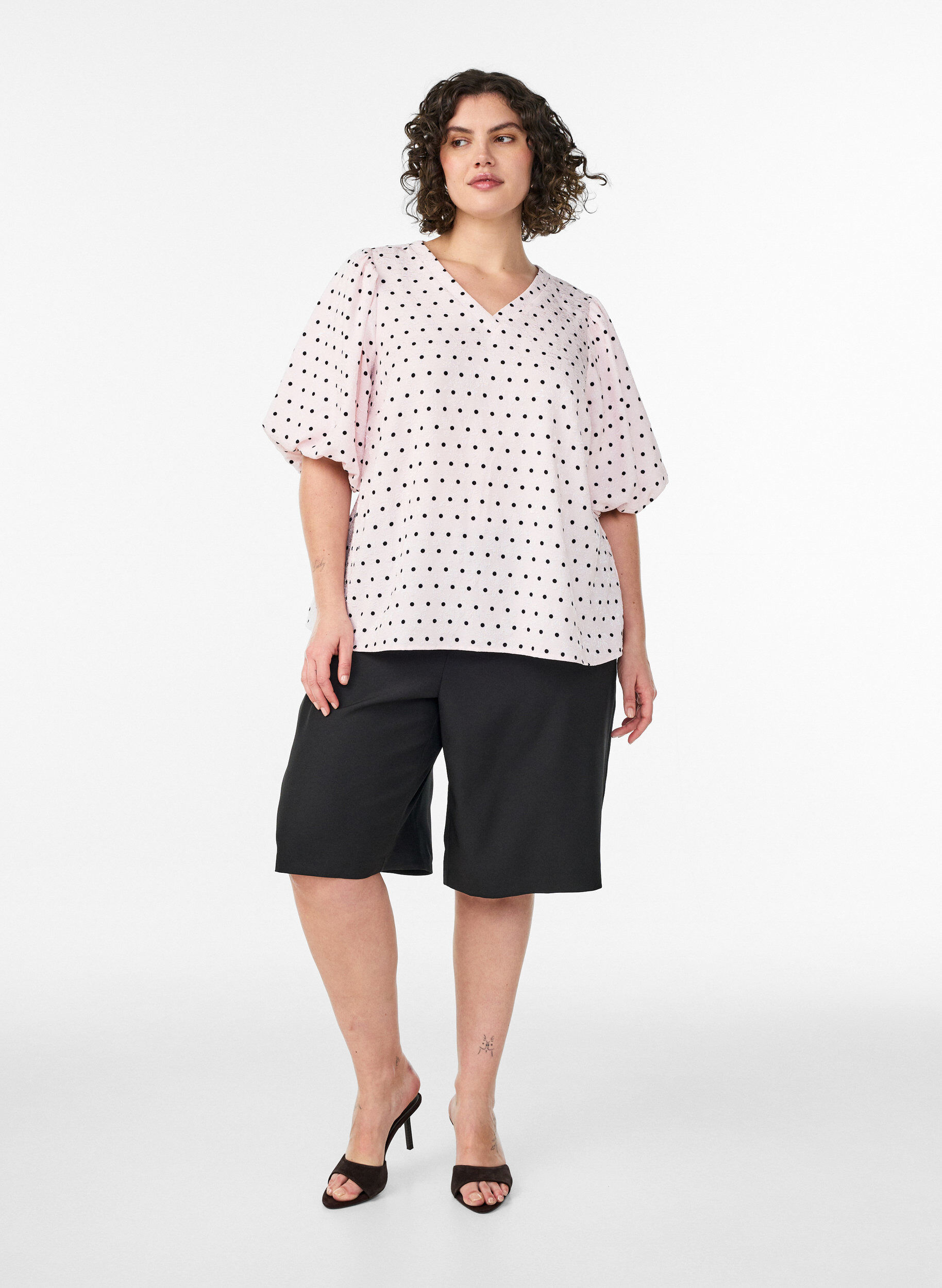 Zizzi Blouse met ballonmouwen en polkadotpatroon, Roze, Model image number 1