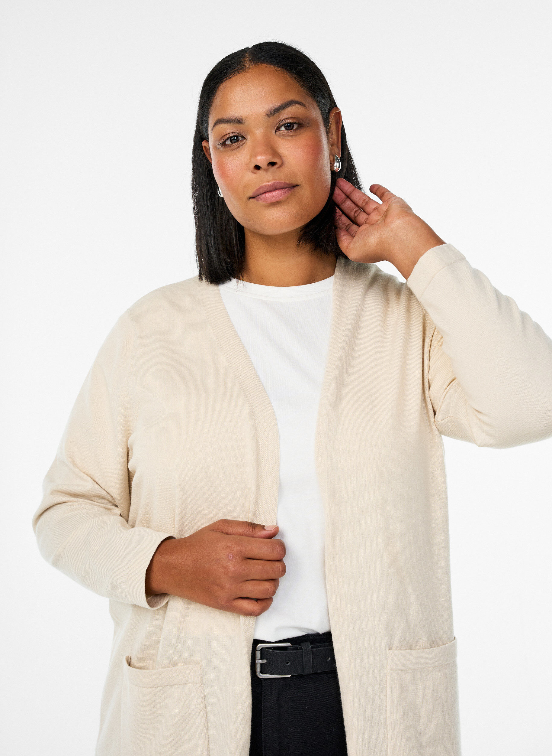 Zizzi FLASH &ndash; Lang, open vest met zakken, Beige, Model image number 2