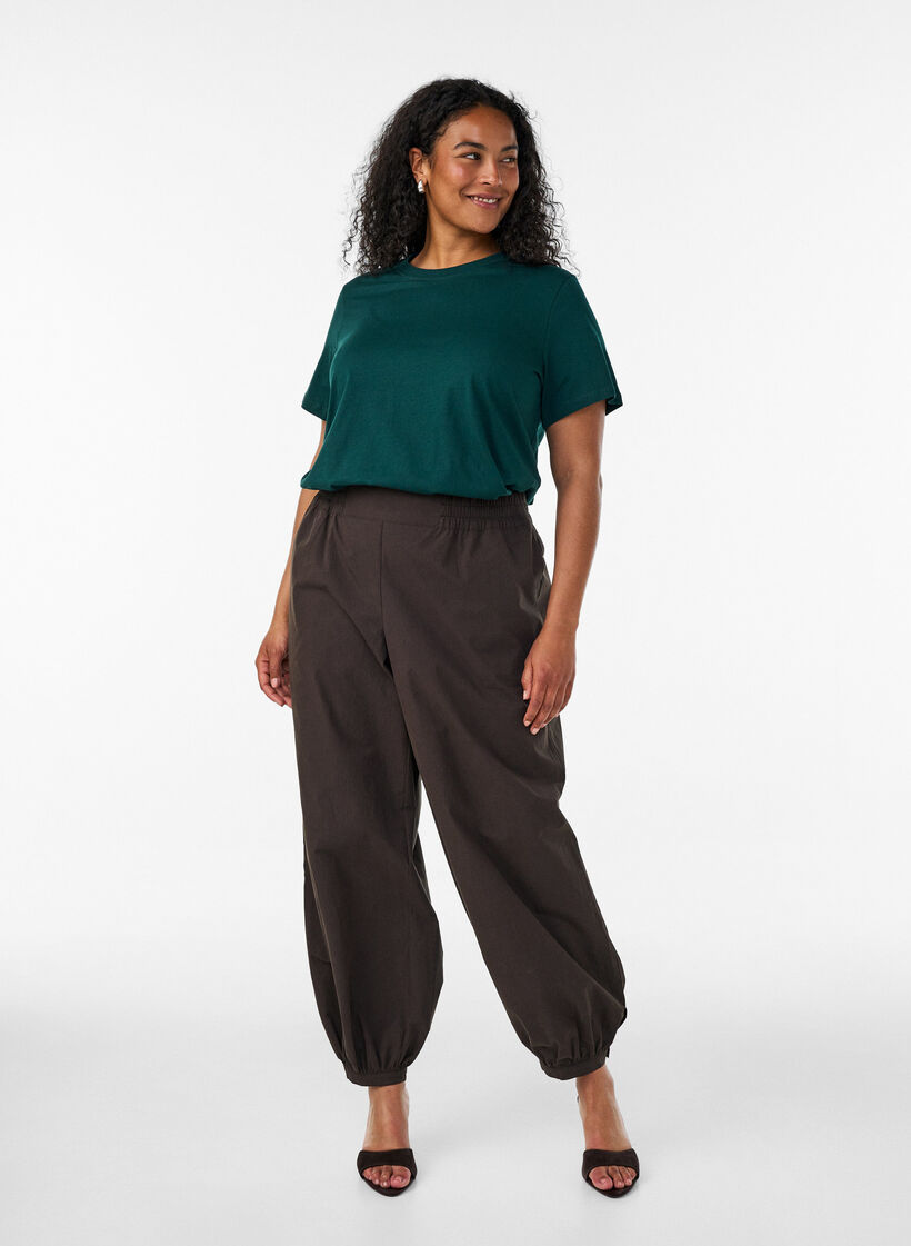 Basic katoenen T-shirt met ronde hals, Groen, Model image number 1