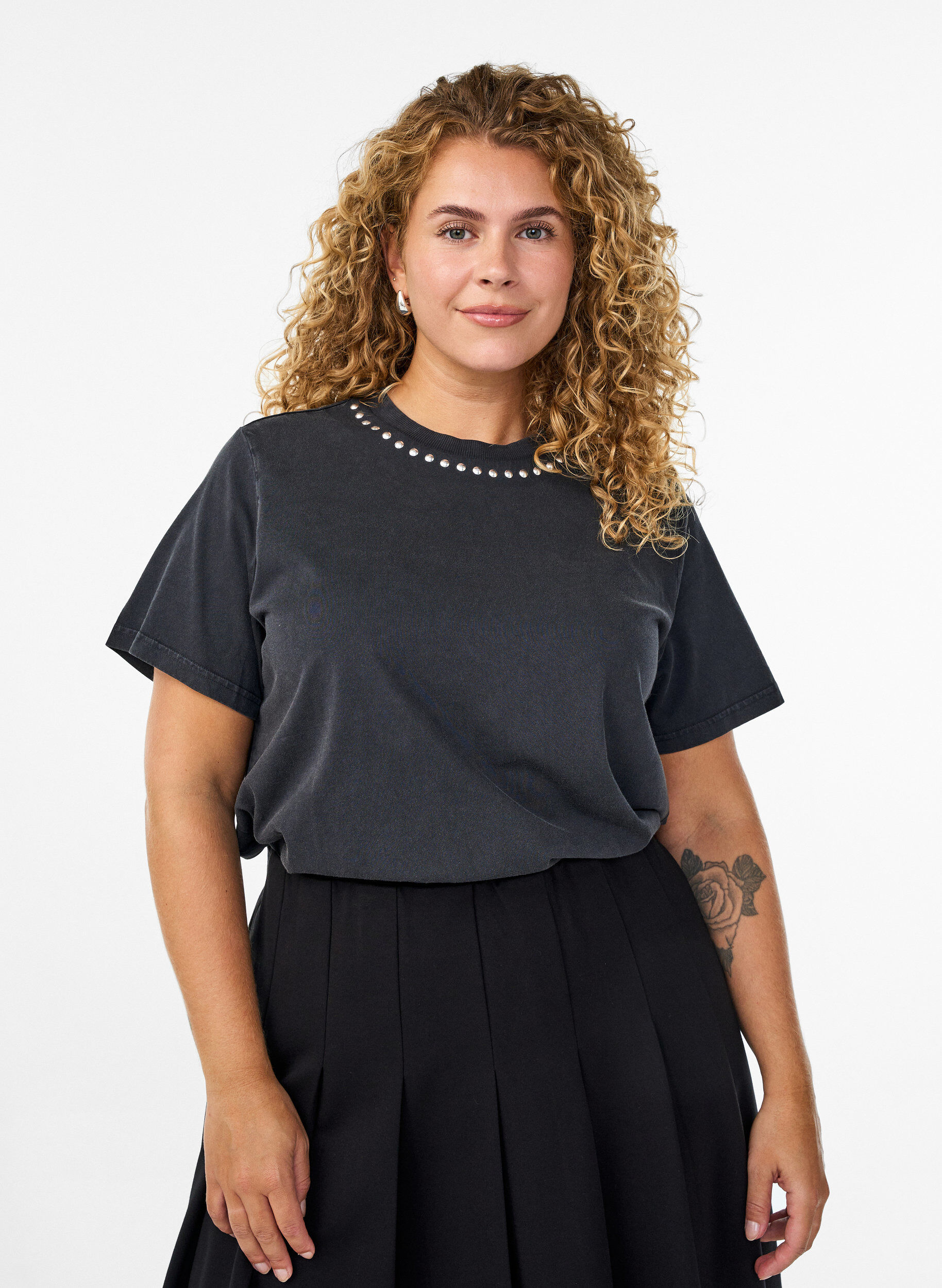 Zizzi Organisch katoenen T-shirt met studs, Grijs, Model image number 0