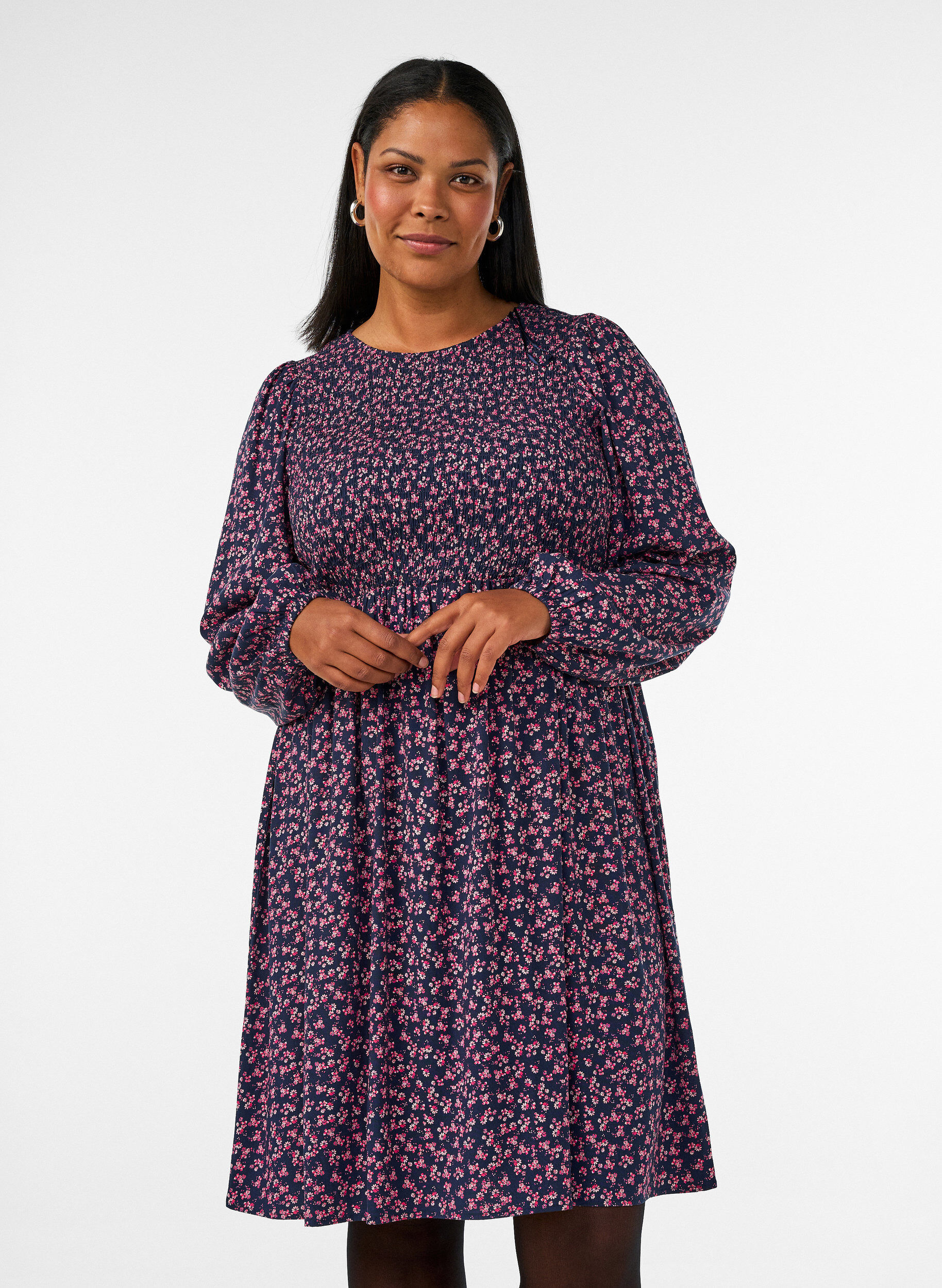 ZizziJurk met een gesmokte top en fijn bloemetjespatroon, Blauw, Model image number 0