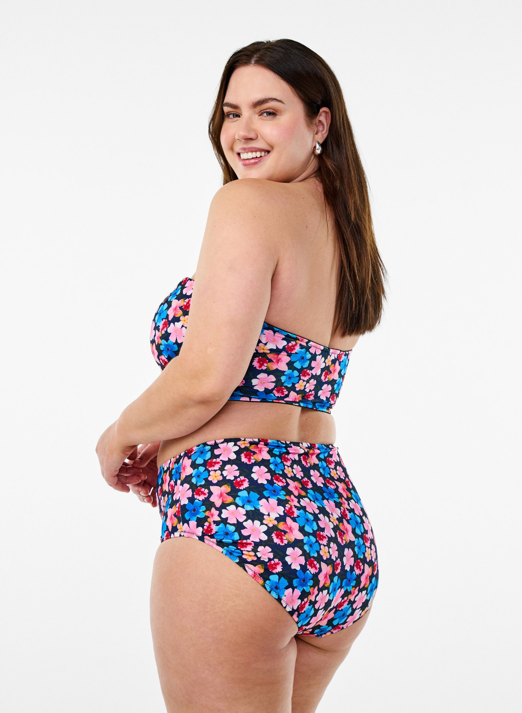 Zizzi Hoog getailleerde bloemrijke bikini broekjes, Rood, Model image number 1