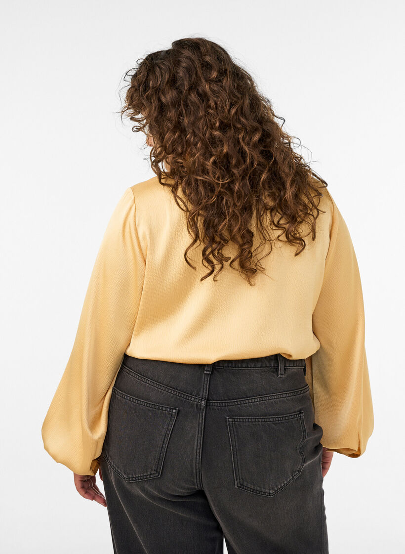 Blouse met overhemdkraag en V-hals, Geel, Model image number 2