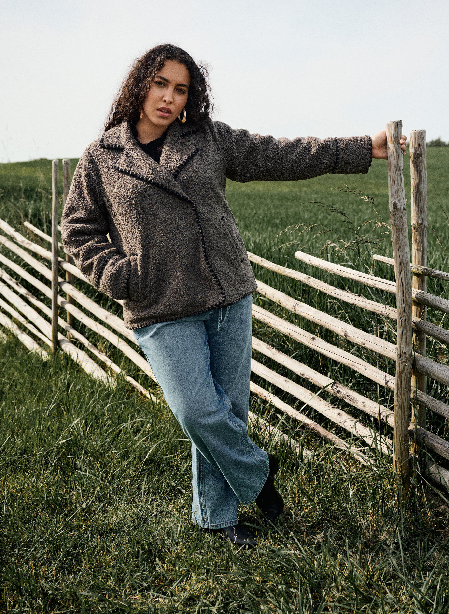 Zizzi Teddy jas met contrast details, Bruin, Image image number 0