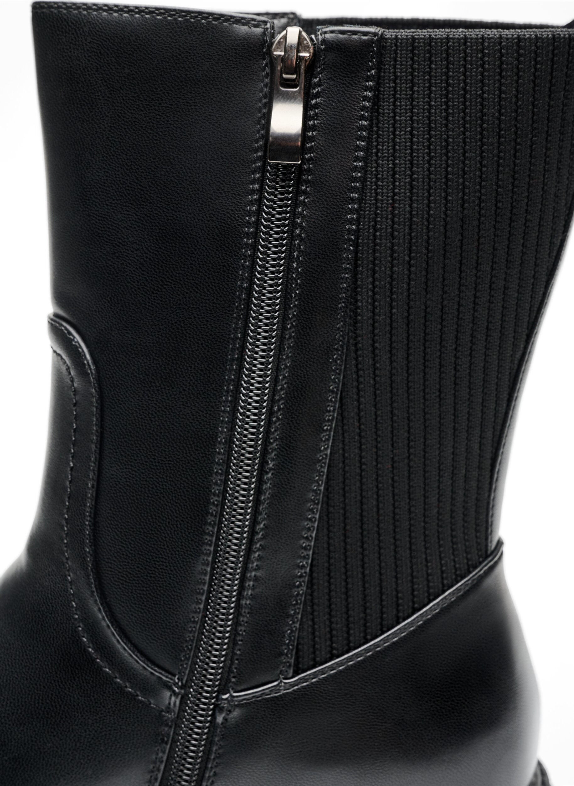 ZizziChelsea boot met een chunky zool en geribde panelen, Zwart, Packshot image number 2