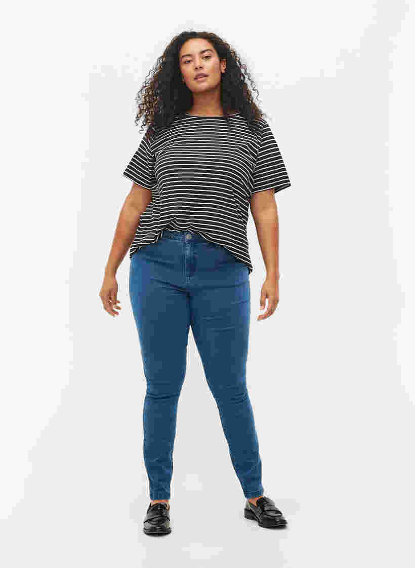 super slim fit Amy jeans met hoge taille, Mid Blue, Model image number 0