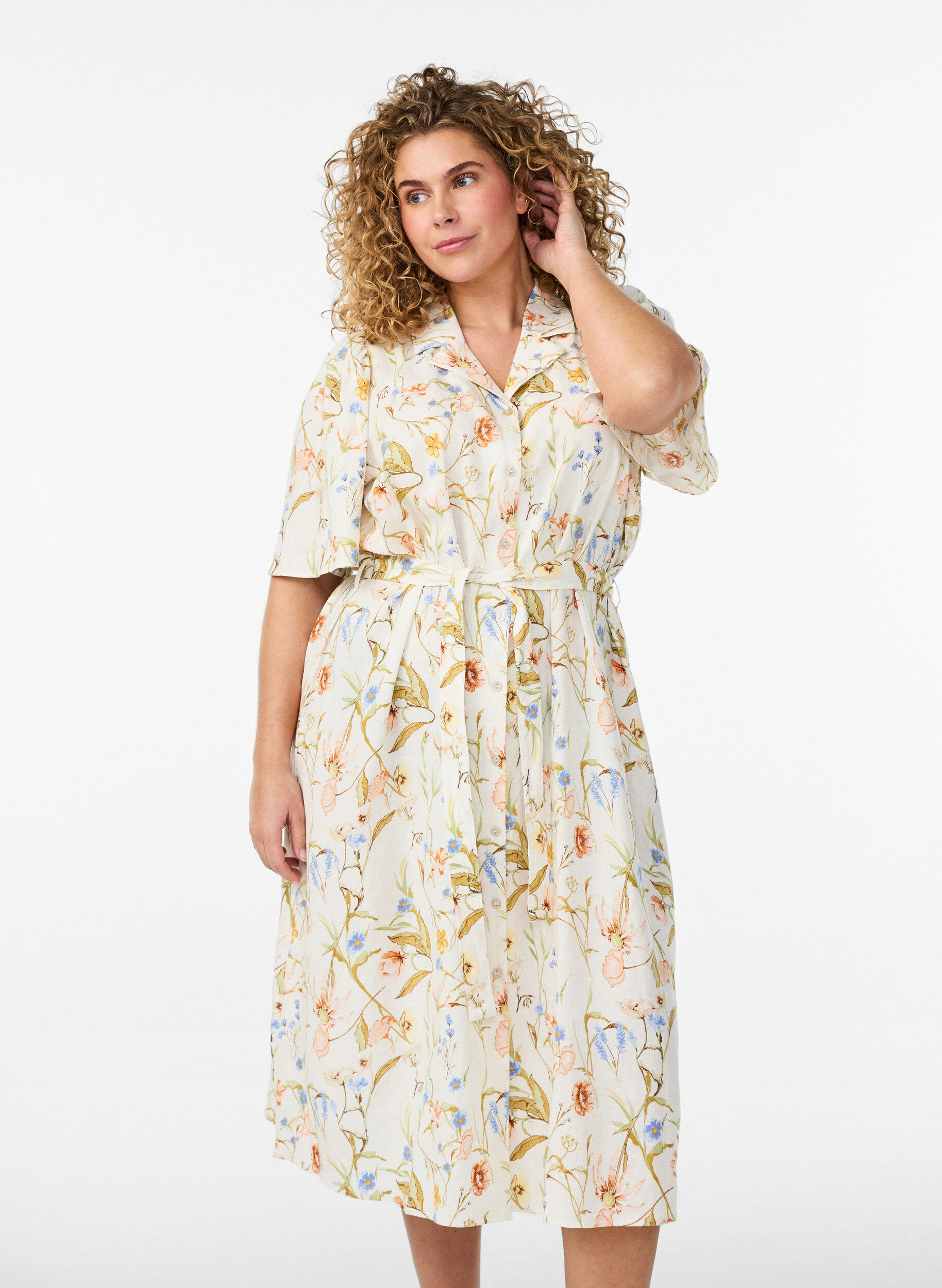 Zizzi Shirtjurk in linnen en viscose met strikceintuur, Vanille, Model image number 0