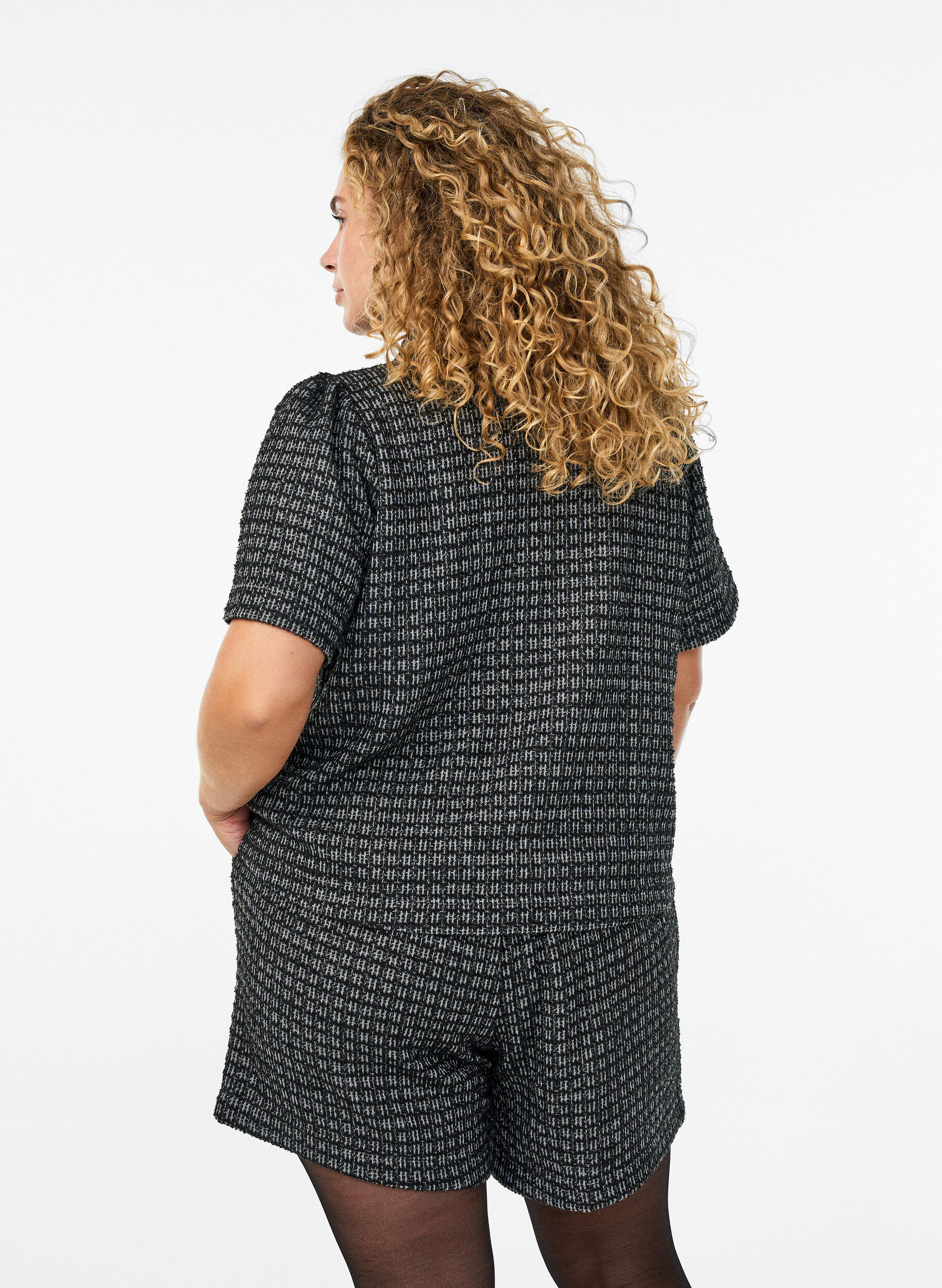 Zizzi Boucl&eacute; shirtblouse met korte mouwen, Zwart, Model image number 2