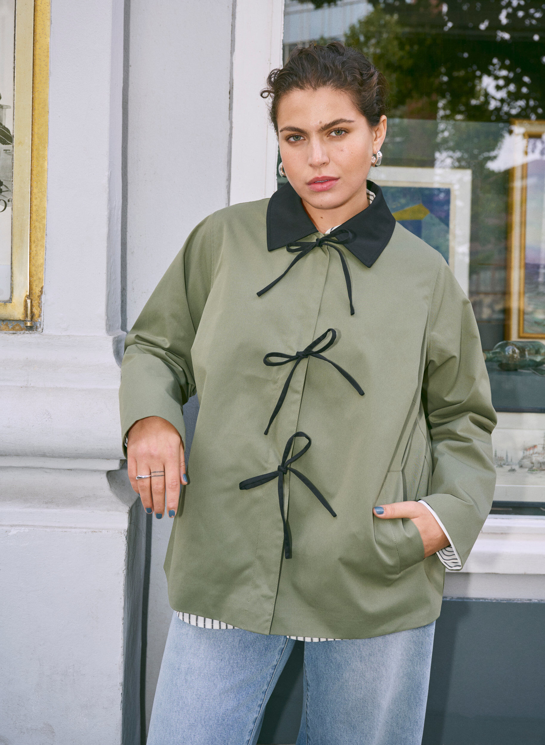 Zizzi Voorjaarsjack met strikdetails, Groen, Image image number 0