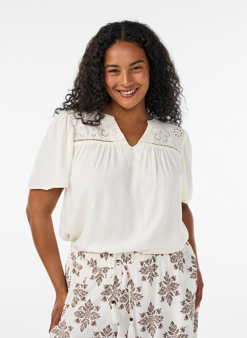 Blouse in viscose met broderie anglaise, Beige, Model image number 0