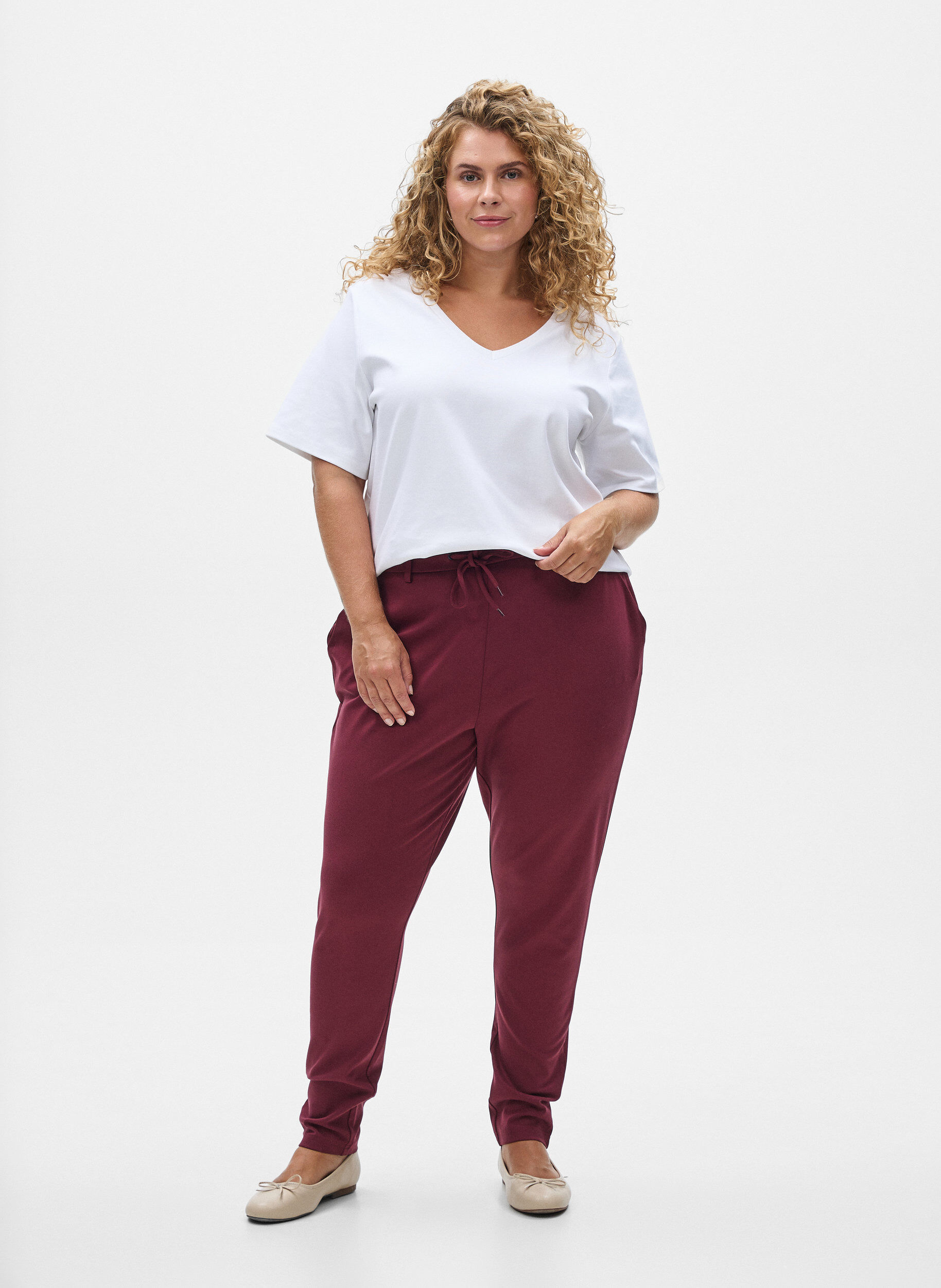 Zizzi Cropped Maddison broek, Donker Bordeaux, Model image number 1