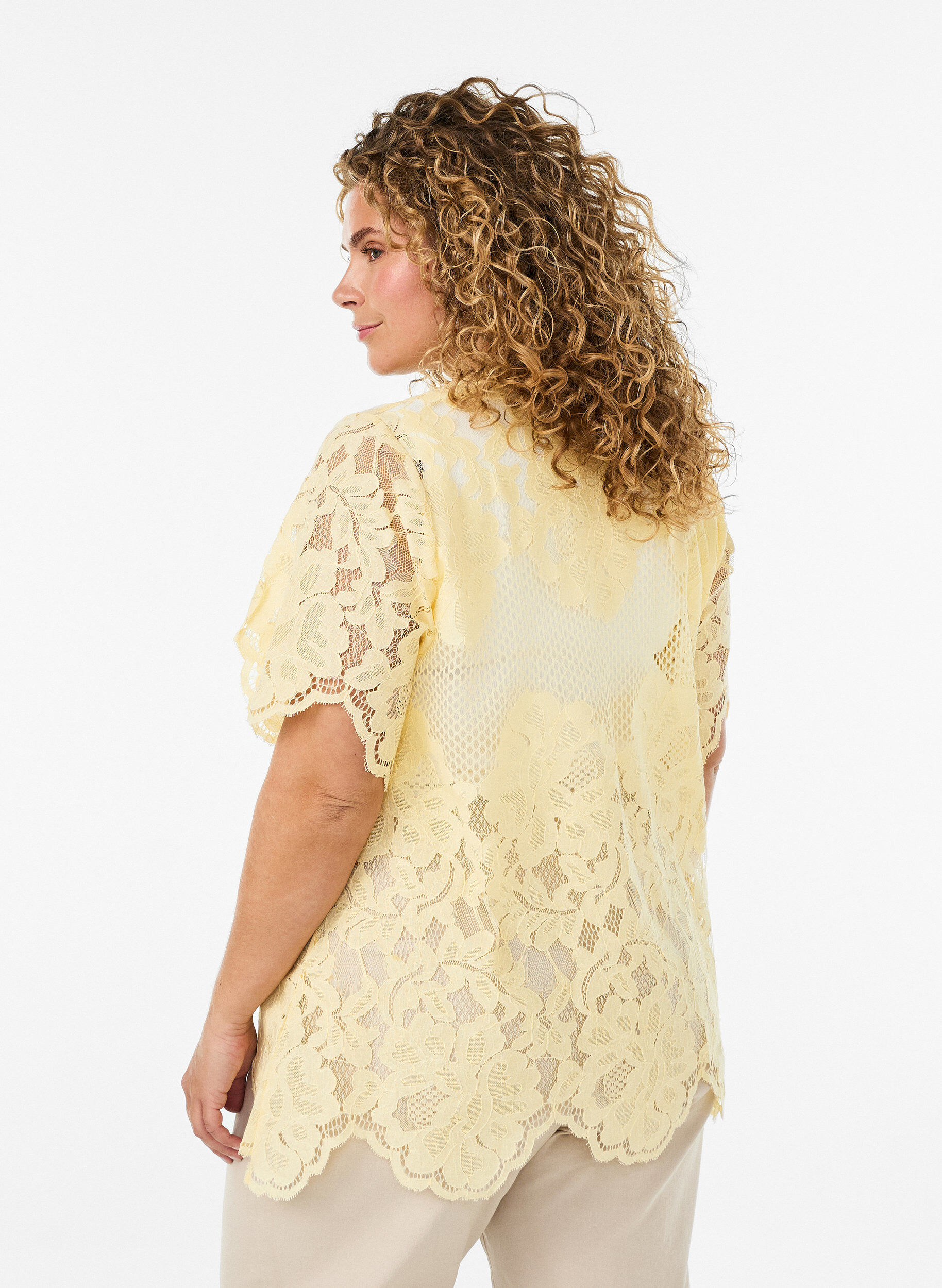 ZizziKanten blouse met ruchekraag en korte mouwen, Geel, Model image number 2