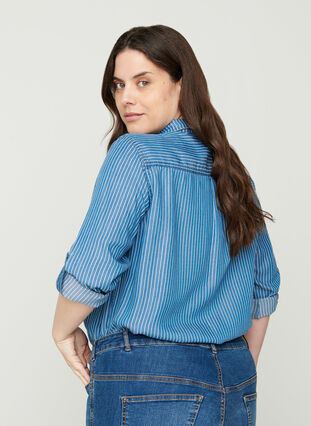 Gestreepte blouse in lyocell, Blue denim, Model image number 1
