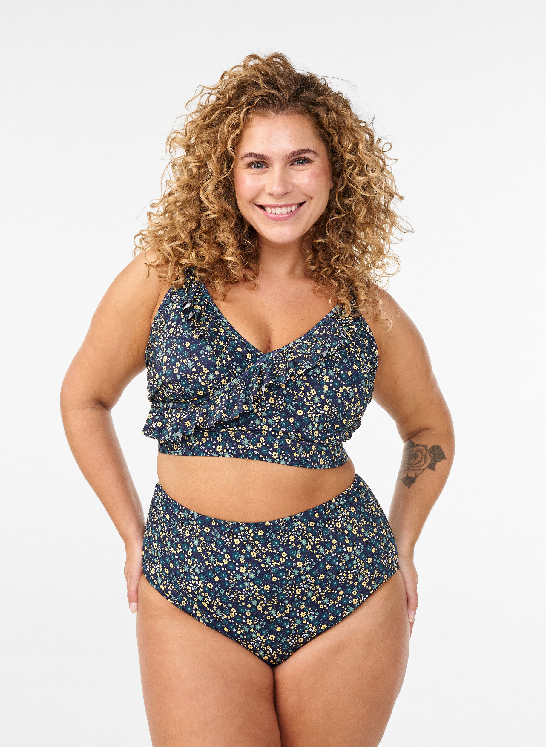 Zizzi Bloemen bikinitop met ruches, Blauw, Model image number 1
