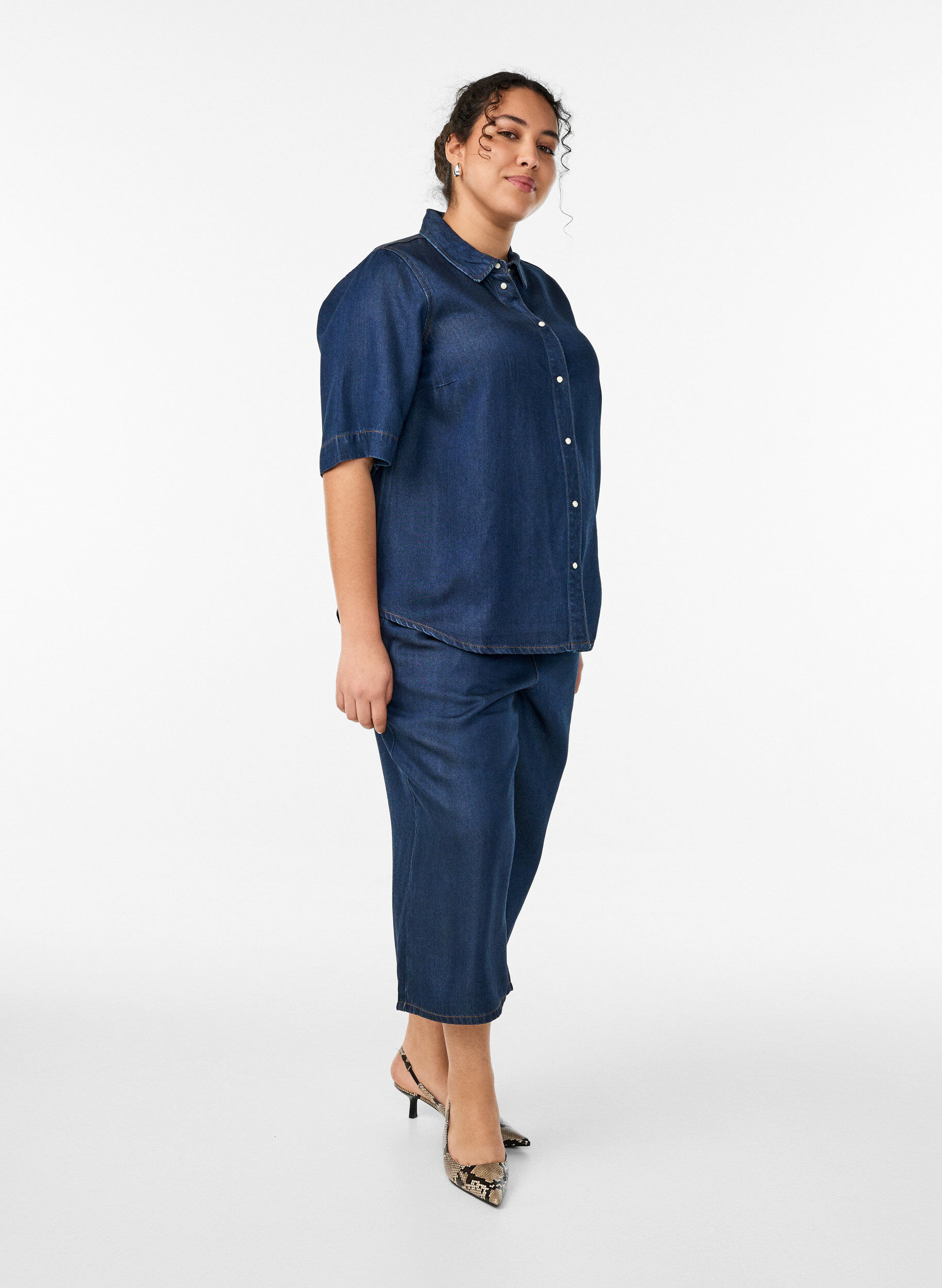 Zizzi Lyocell culotte broek met wijde pijpen en denimlook, Blauw, Model image number 0
