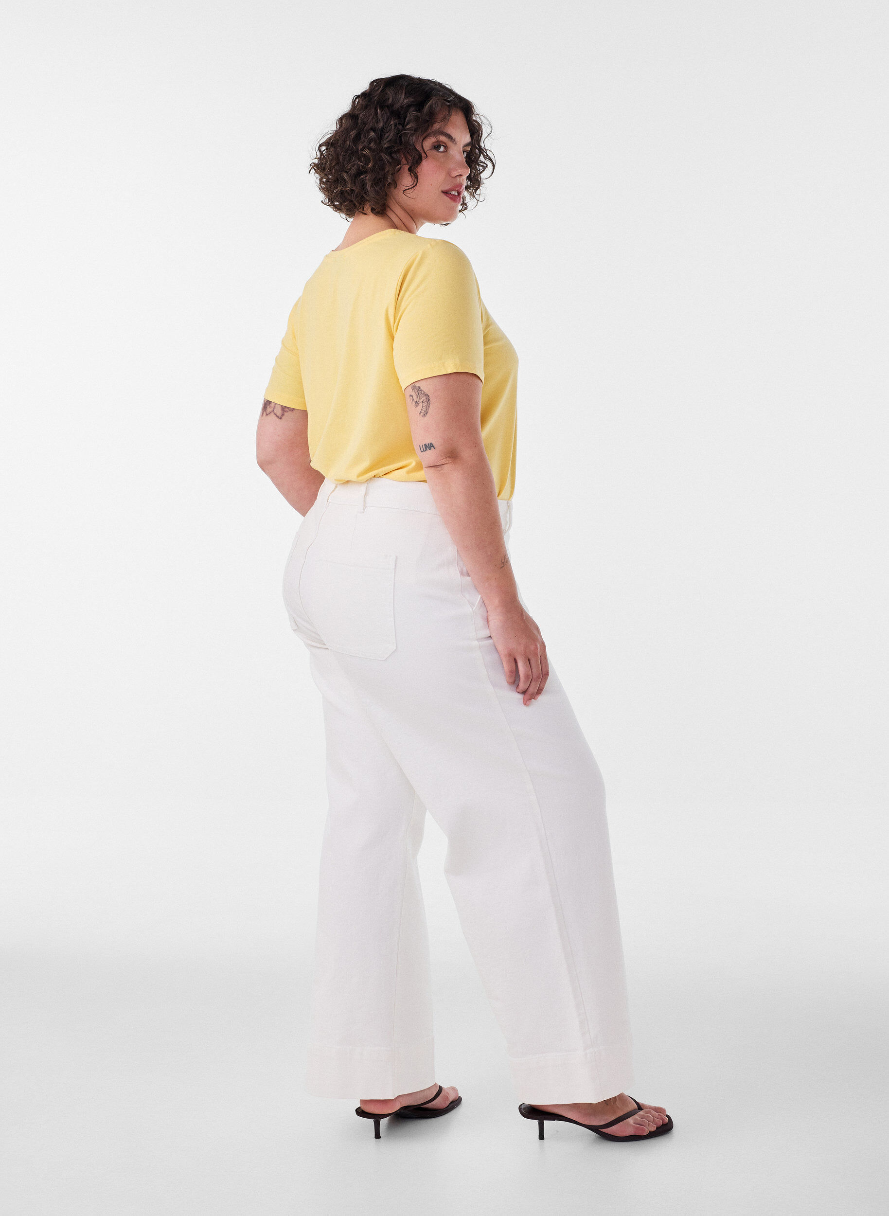 ZizziBasic t-shirt in effen kleur met katoen, Geel, Model image number 2