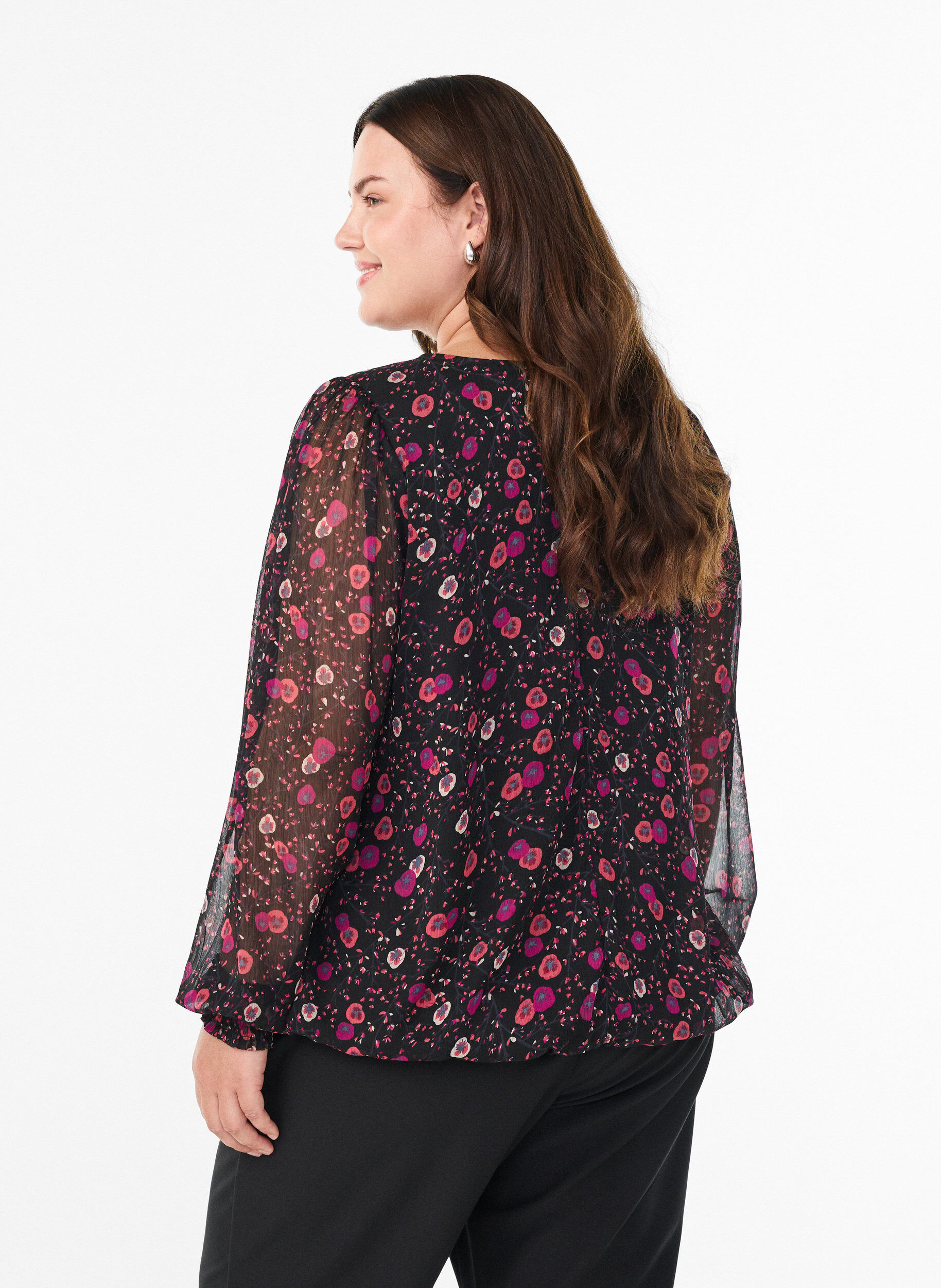 Zizzi Chiffon blouse met bloemenprint en sheer mouwen, Zwart, Model image number 2