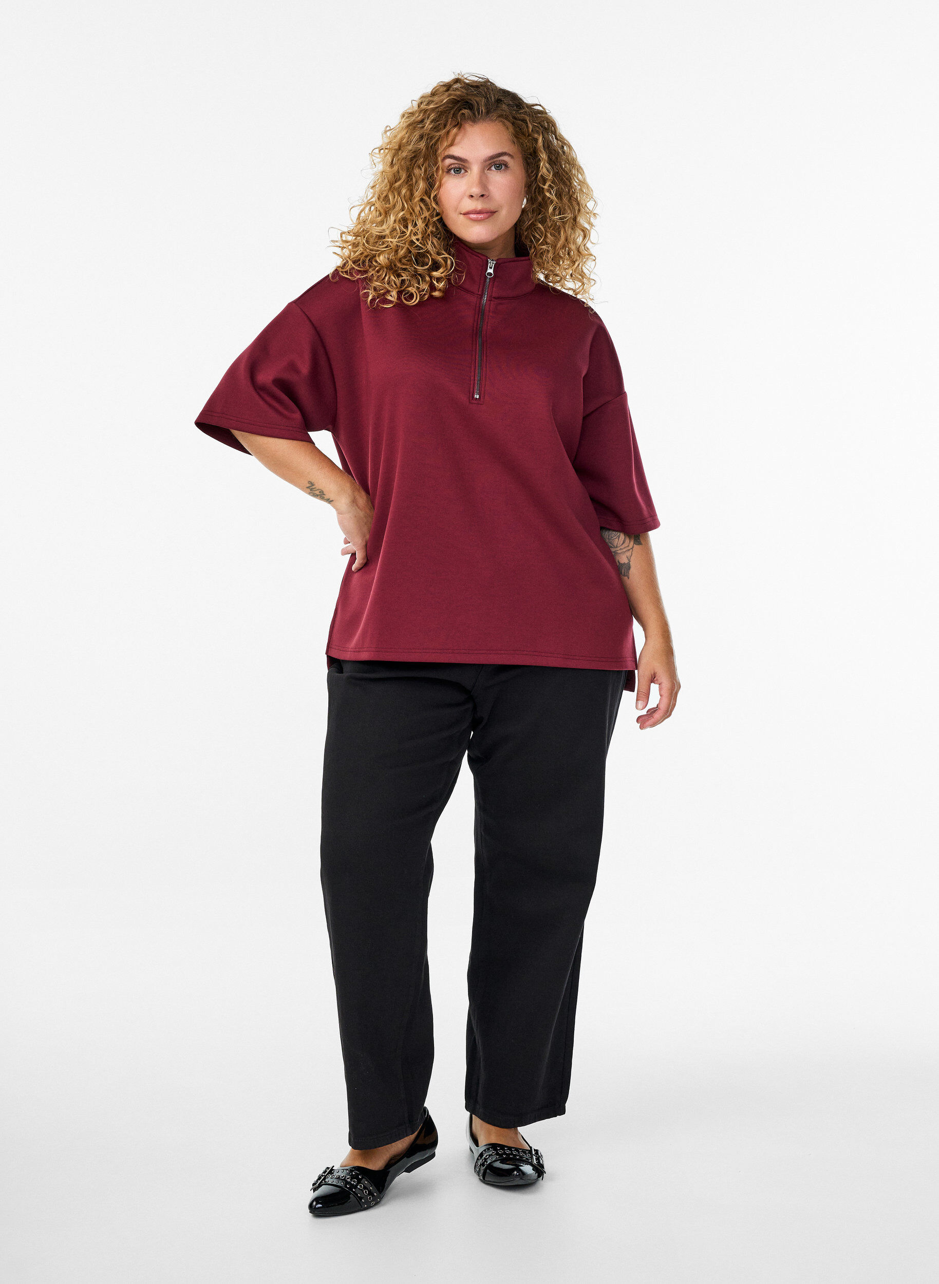 Zizzi Sweatshirt met korte mouwen en een hoge kraag, Donker Bordeaux, Model image number 1
