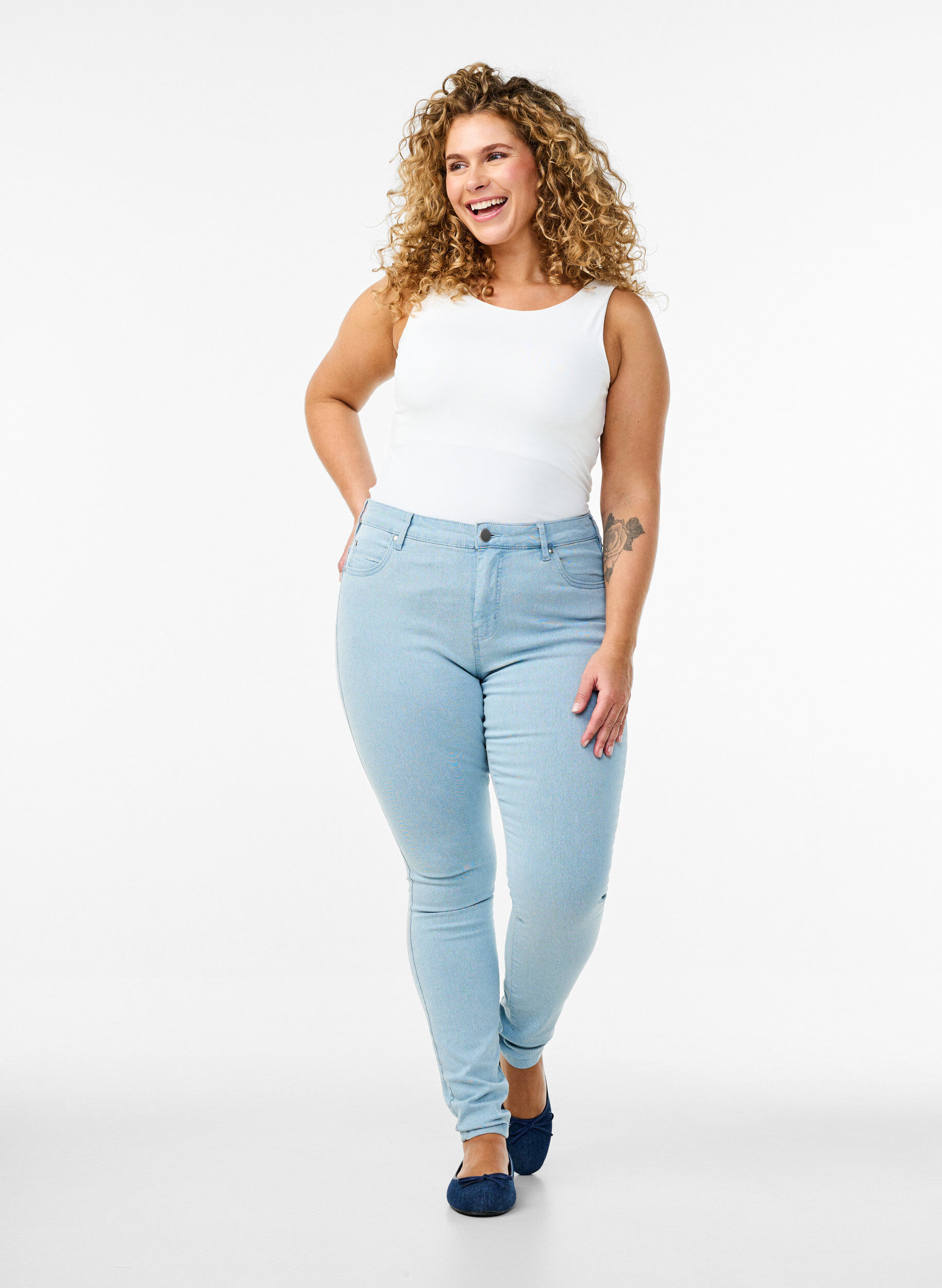 Zizzi super slim fit Amy jeans met hoge taille, Blauw, Model image number 0