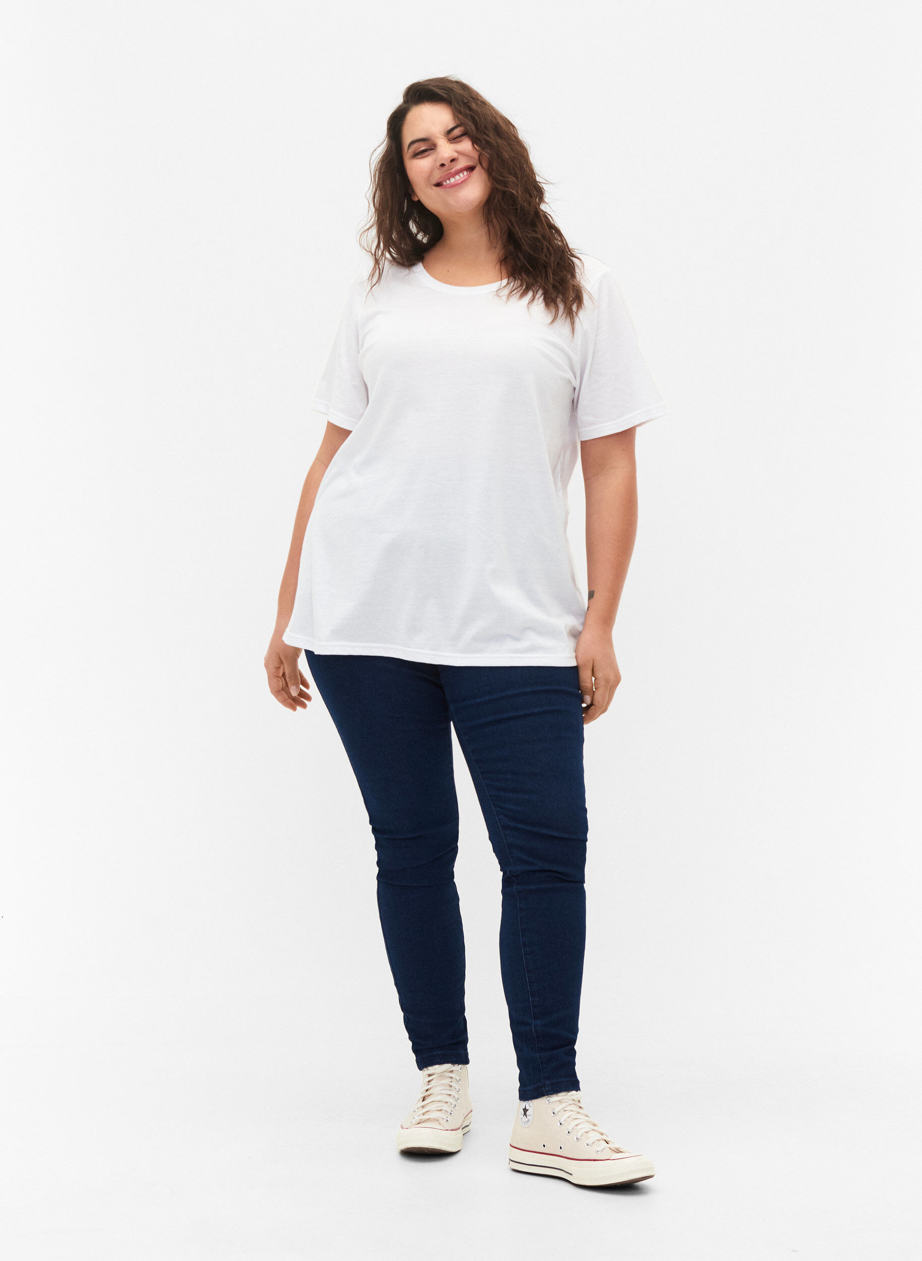 Zizzi FLASH - 2-pack T-shirts met ronde hals, White/Black, Model image number 2