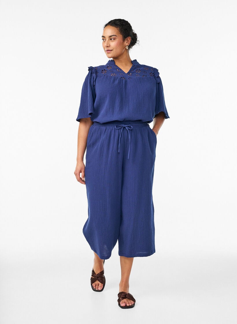 Blouse in katoen mousseline met broderie anglaise en 1/2 mouwen, Blauw, Model image number 1