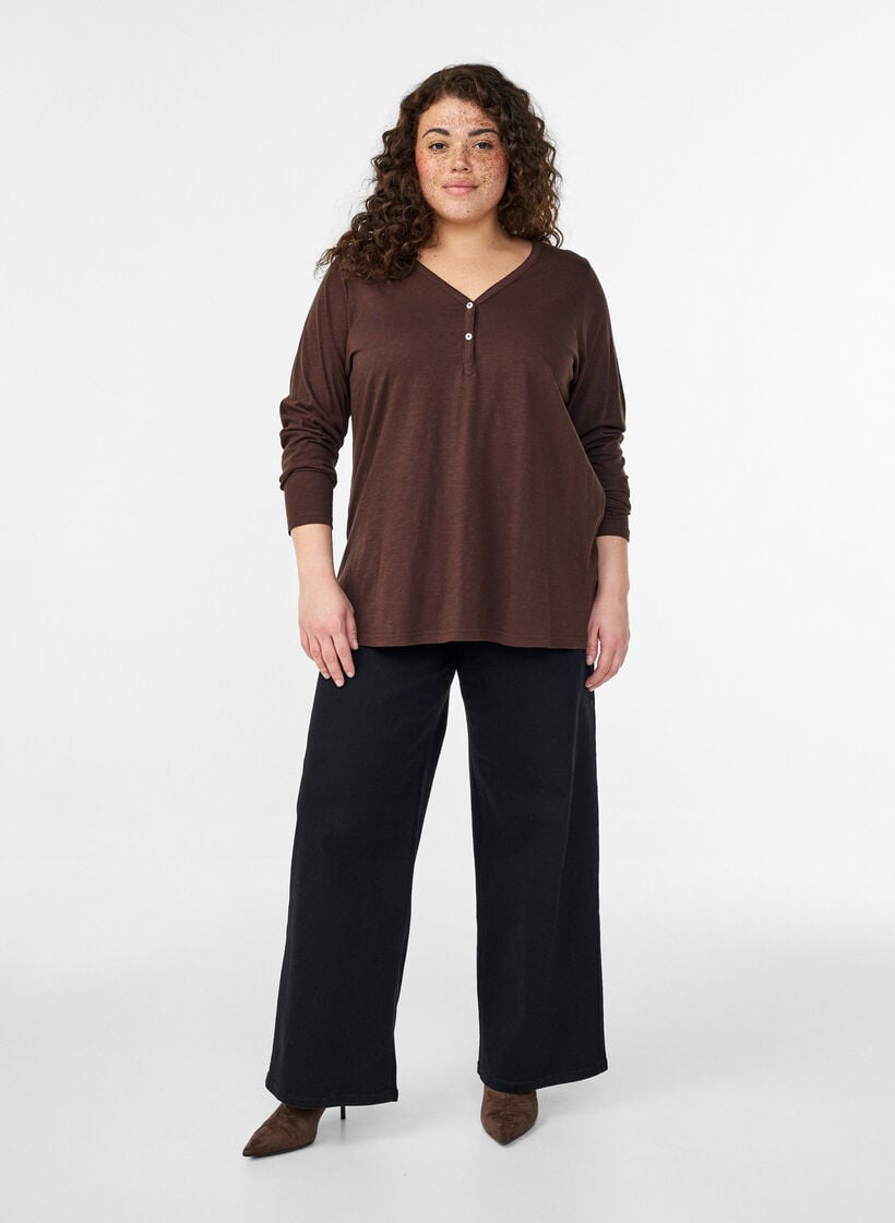 T-shirt met lange mouwen, V-hals en knopen, Bruin, Model image number 1