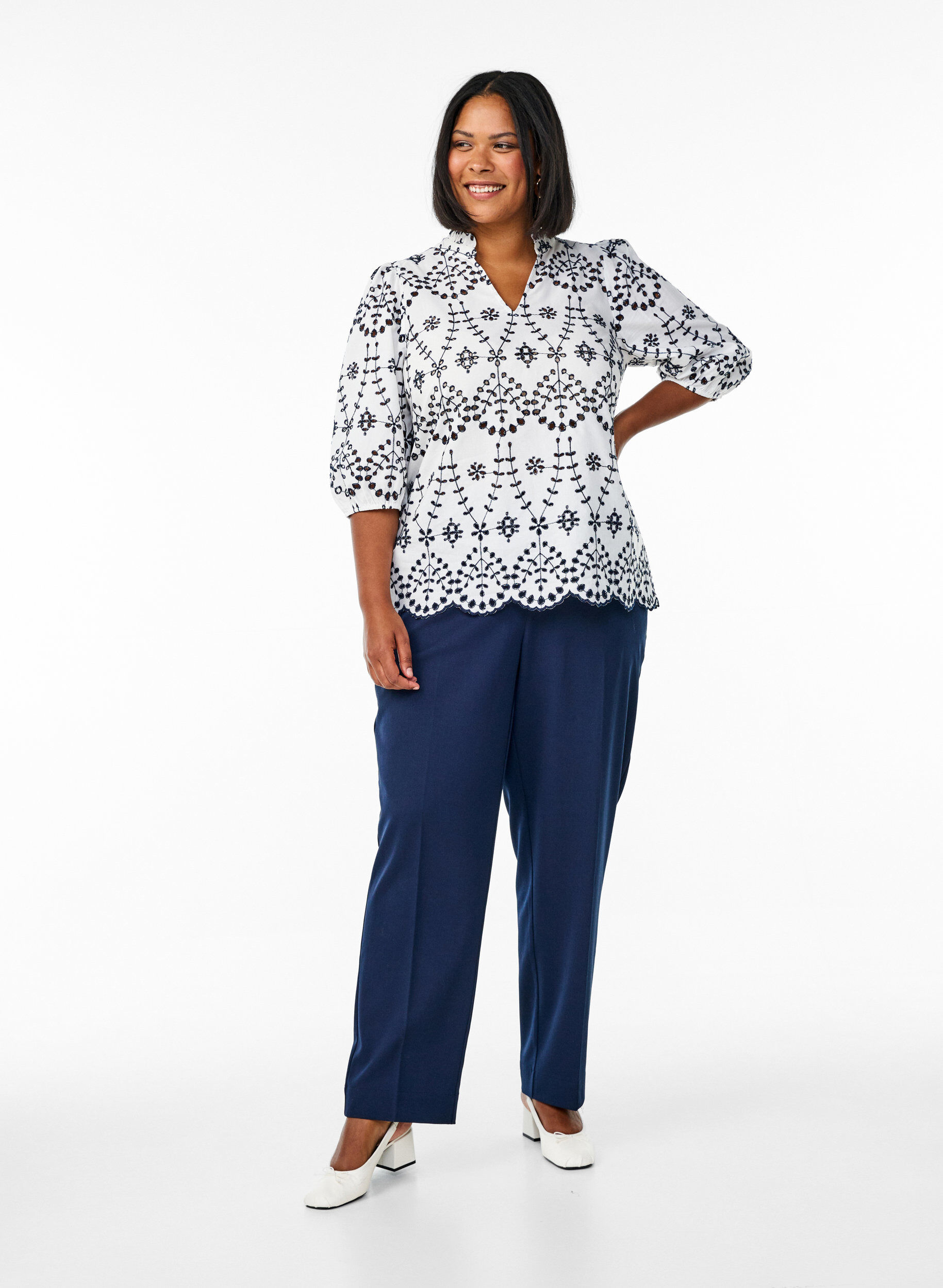 Zizzi Blouse met 3/4 mouwen en contrasterende broderie anglaise, Wit, Model image number 1