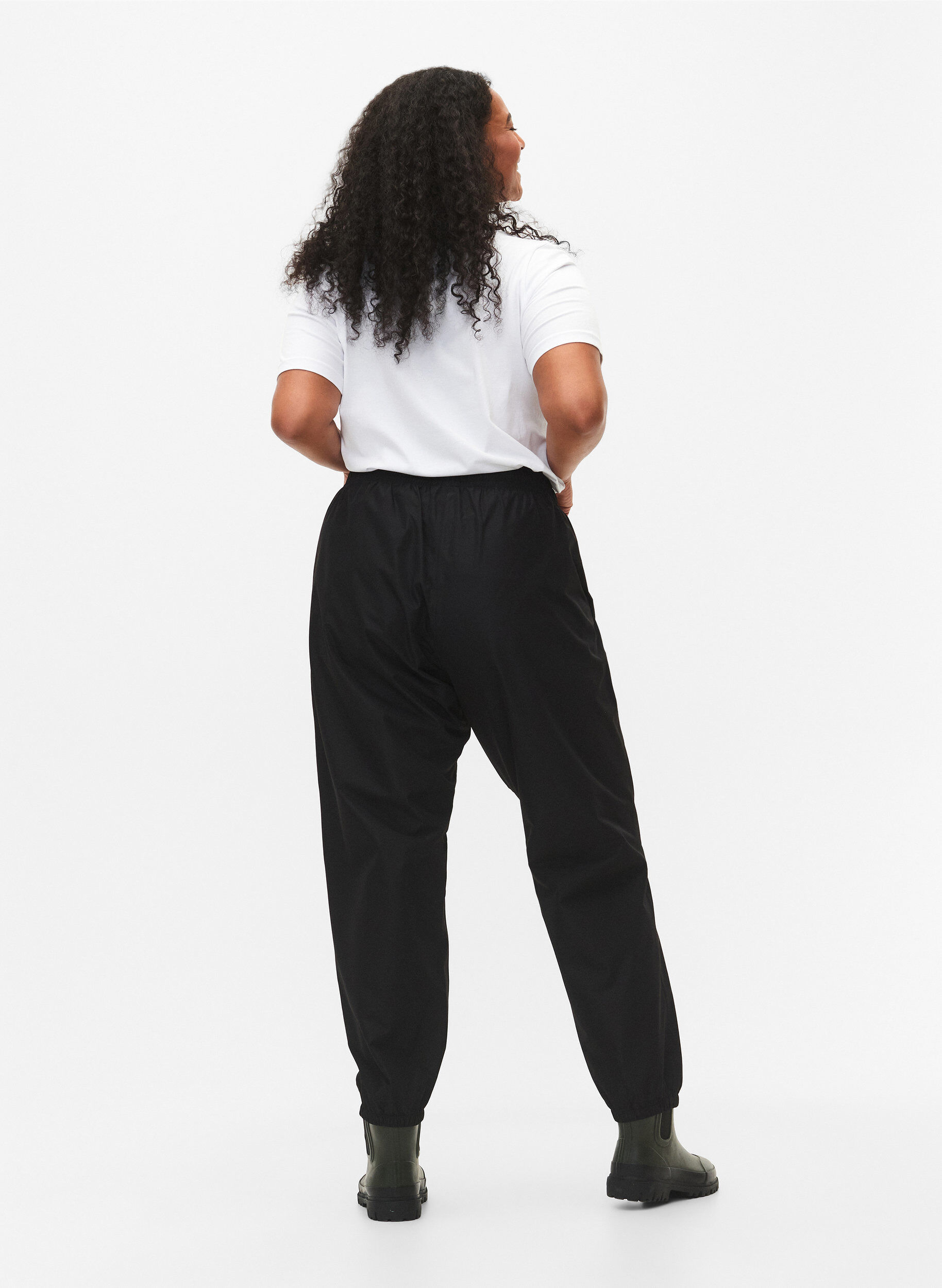 ZizziRegenbroek met elastiek en trekkoord, Zwart, Model image number 1
