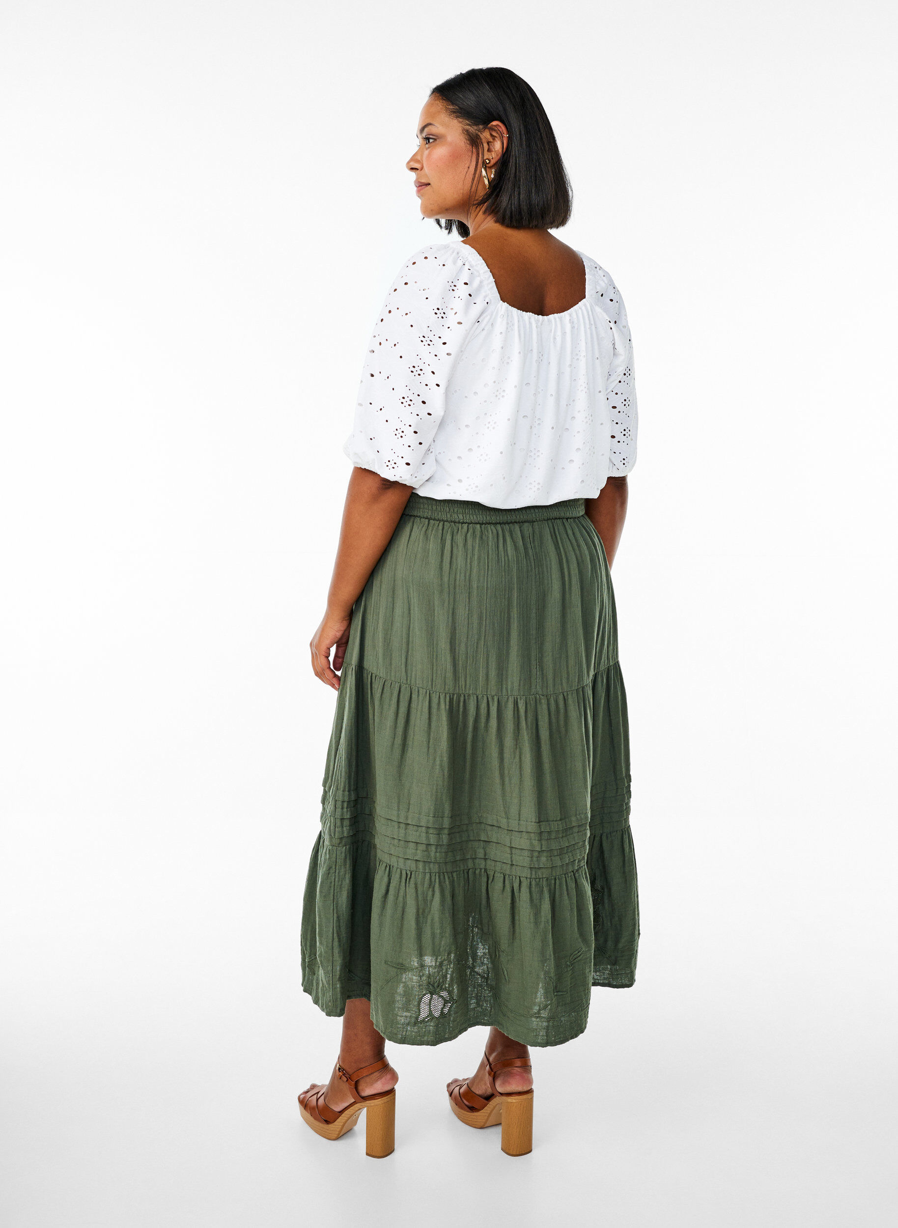Zizzi Lange katoenen mousseline rok met geborduurde details, Thyme, Model image number 1