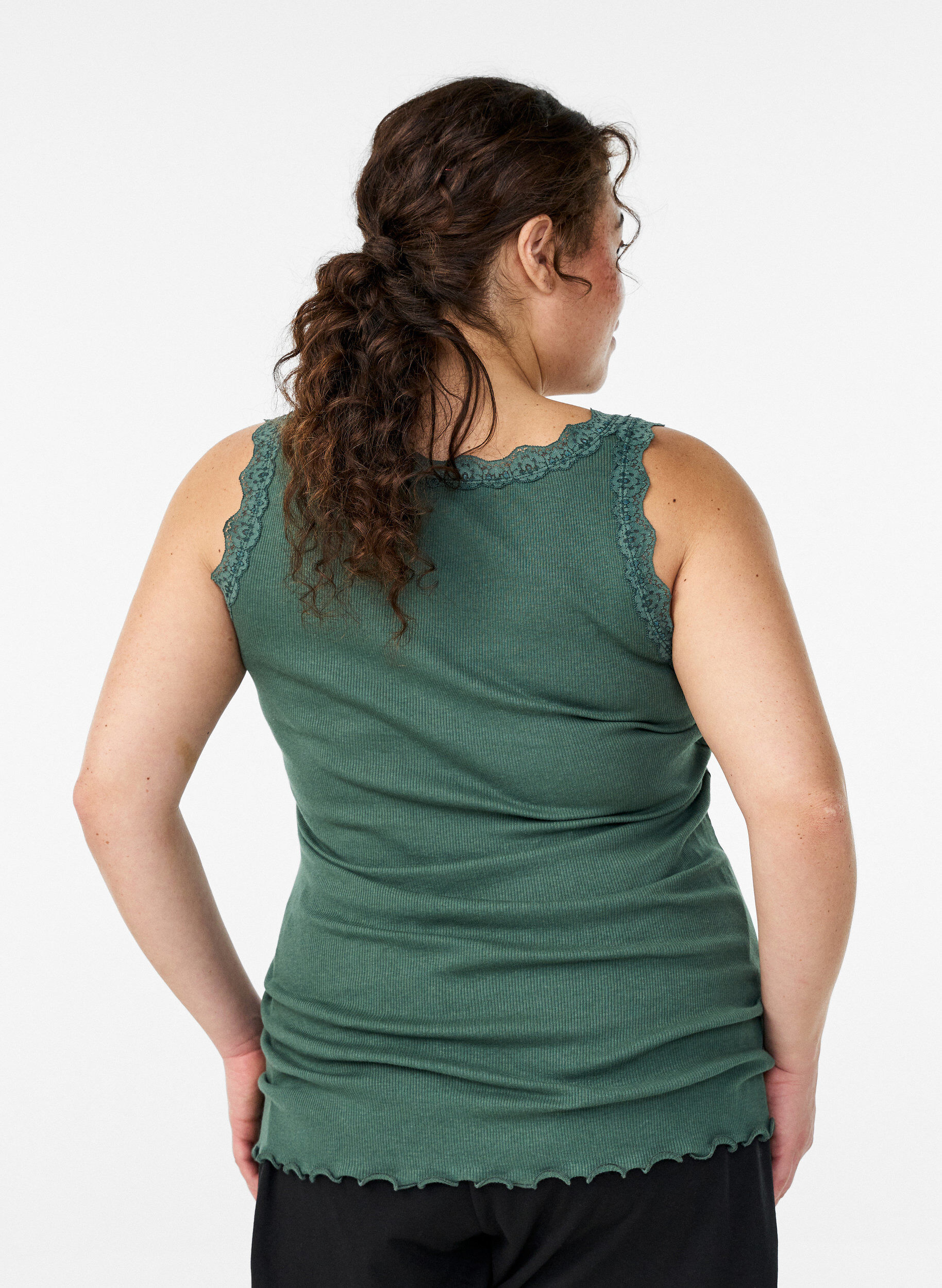 ZizziTop met kanten afwerking, Groen, Model image number 2