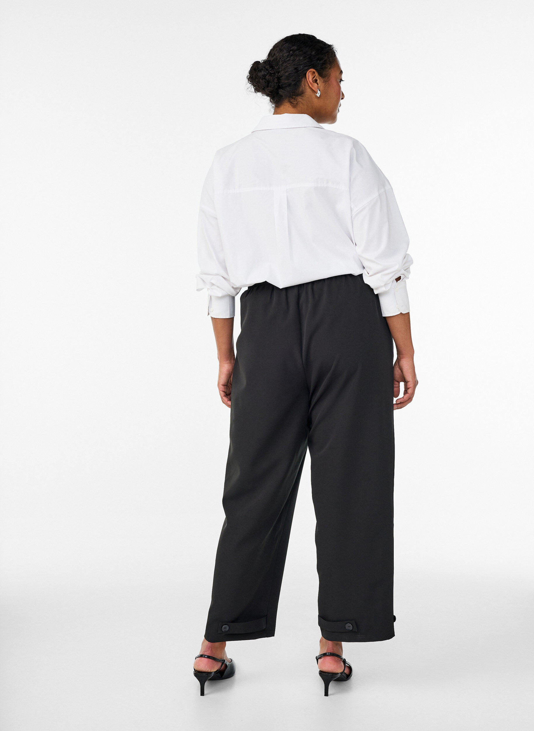 Zizzi High-waisted broek met riem, Zwart, Model image number 1