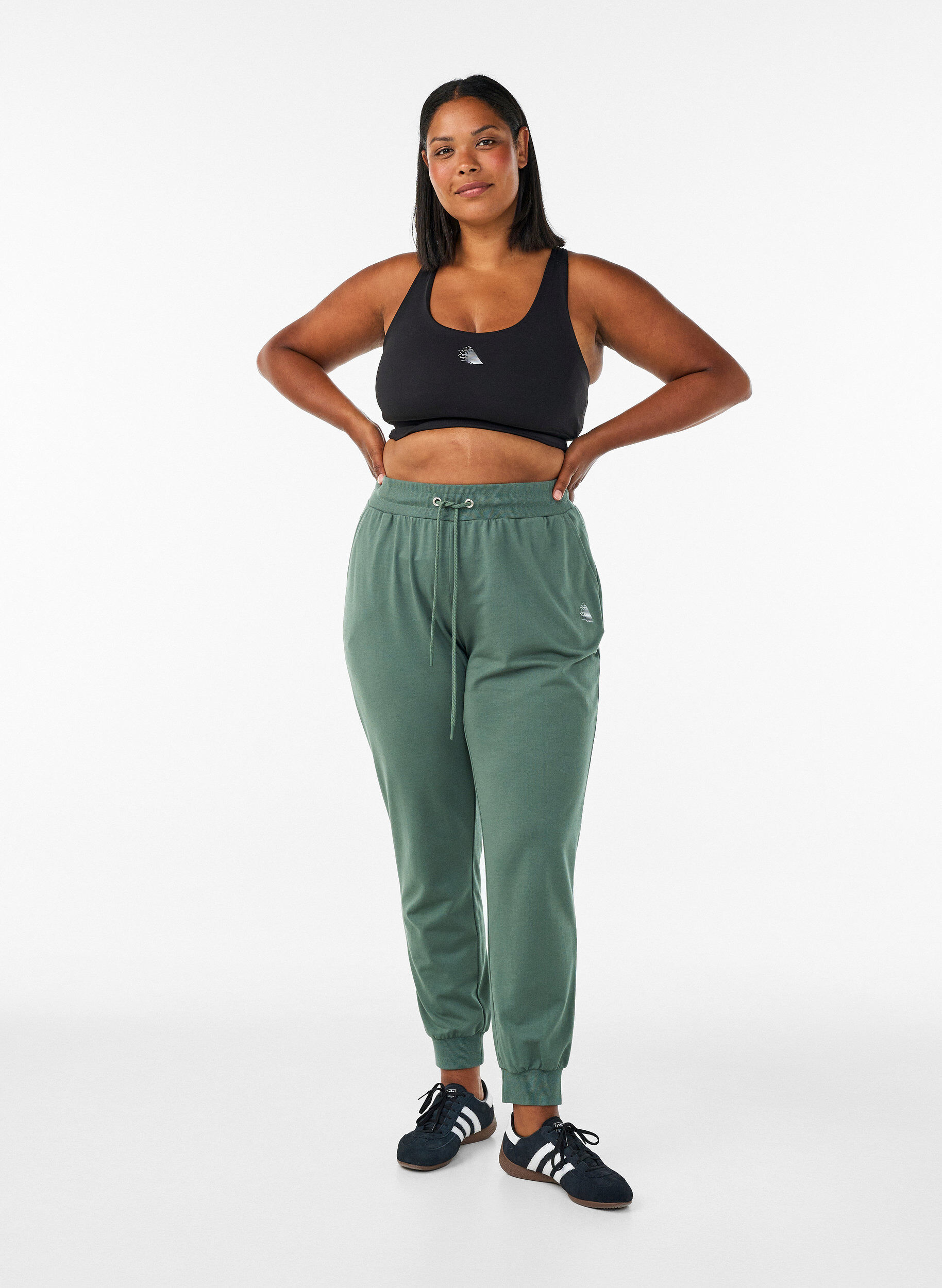 ZizziLosse trainingsbroek met zakken, Groen, Model image number 0