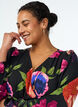 Maxijurk met overslaghals en lange mouwen, Zwart, Model image number 2