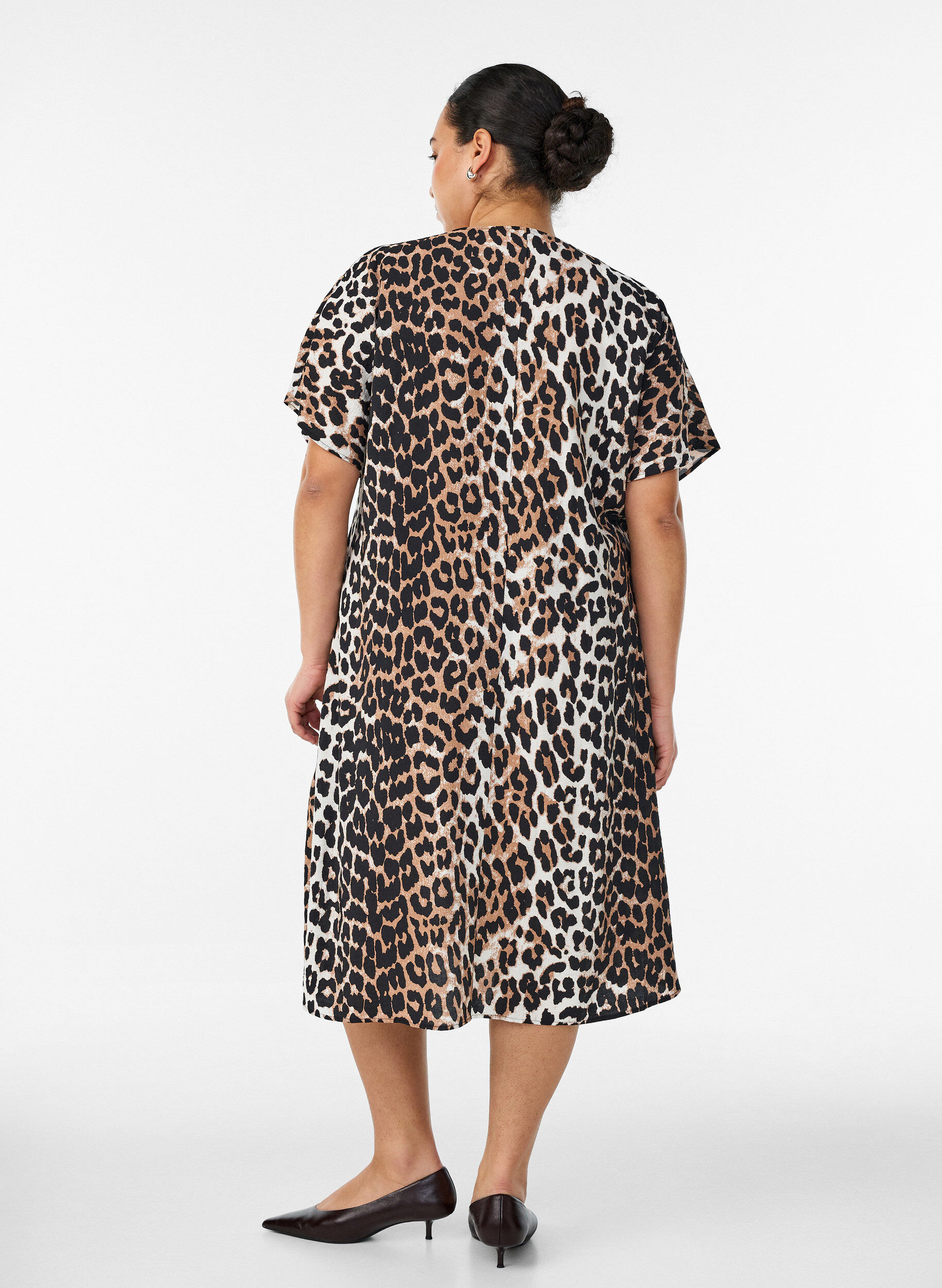 ZizziJurk met V-hals van viscose, Bruin, Model image number 1