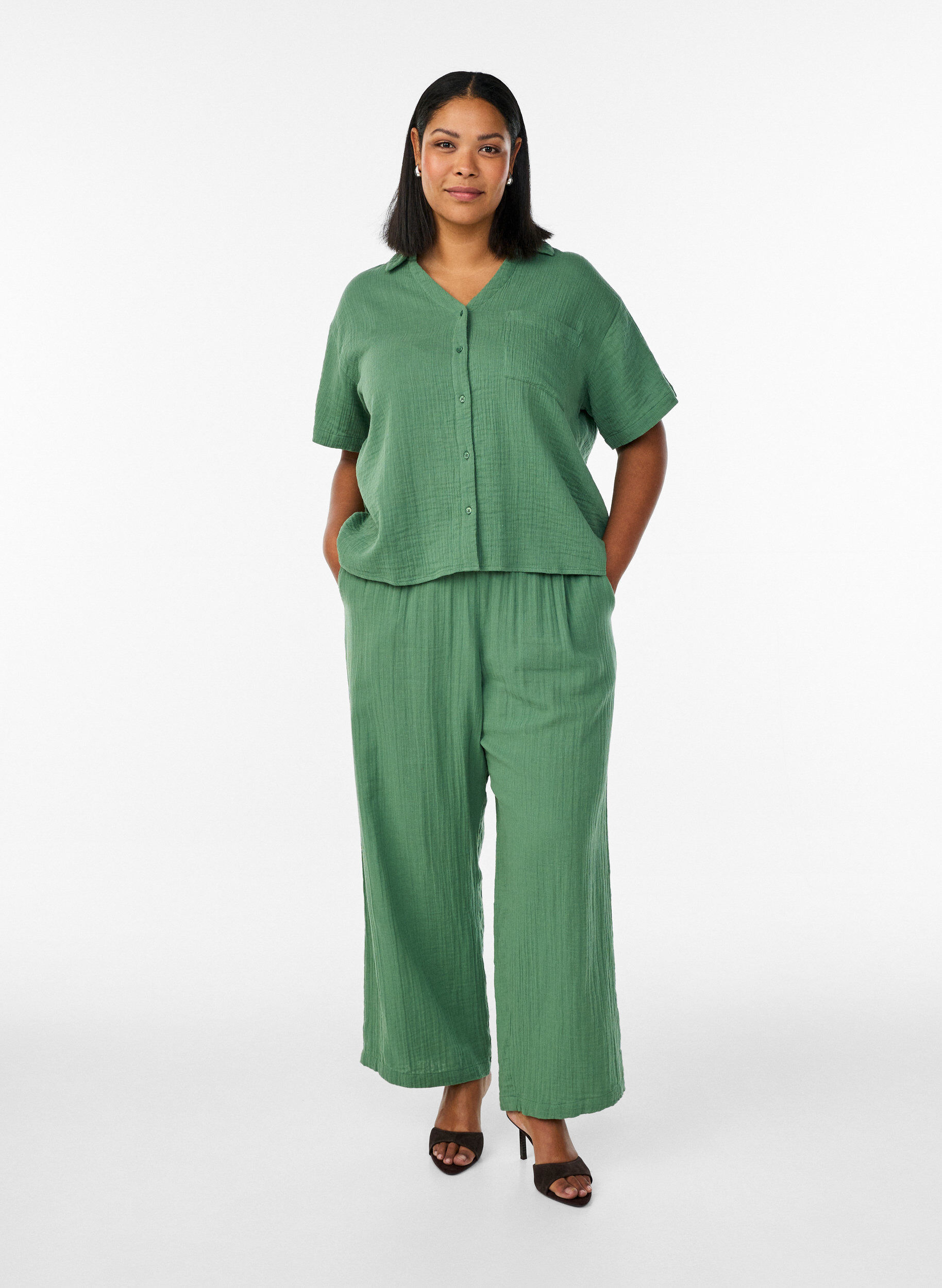 Zizzi Katoenen mousseline blouse met korte mouwen, Groen, Model image number 1